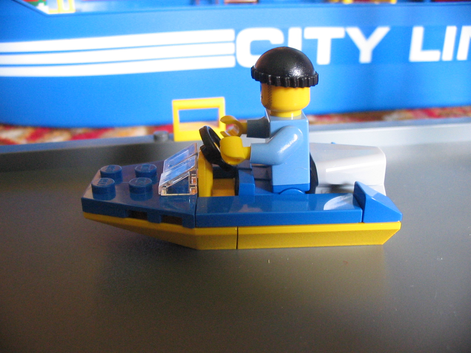 7994boatleft.jpg