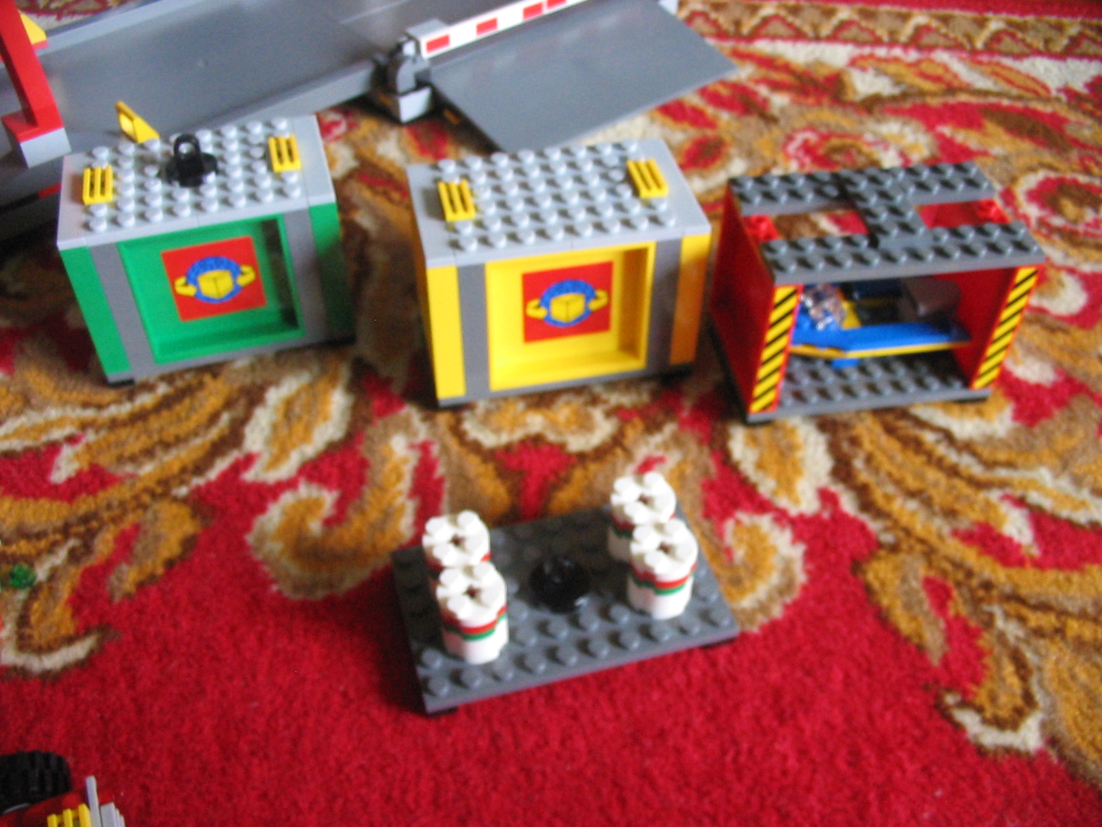 7994containers.jpg