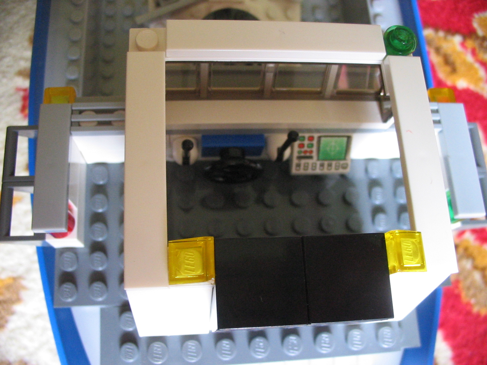 7994shipclosecabin.jpg
