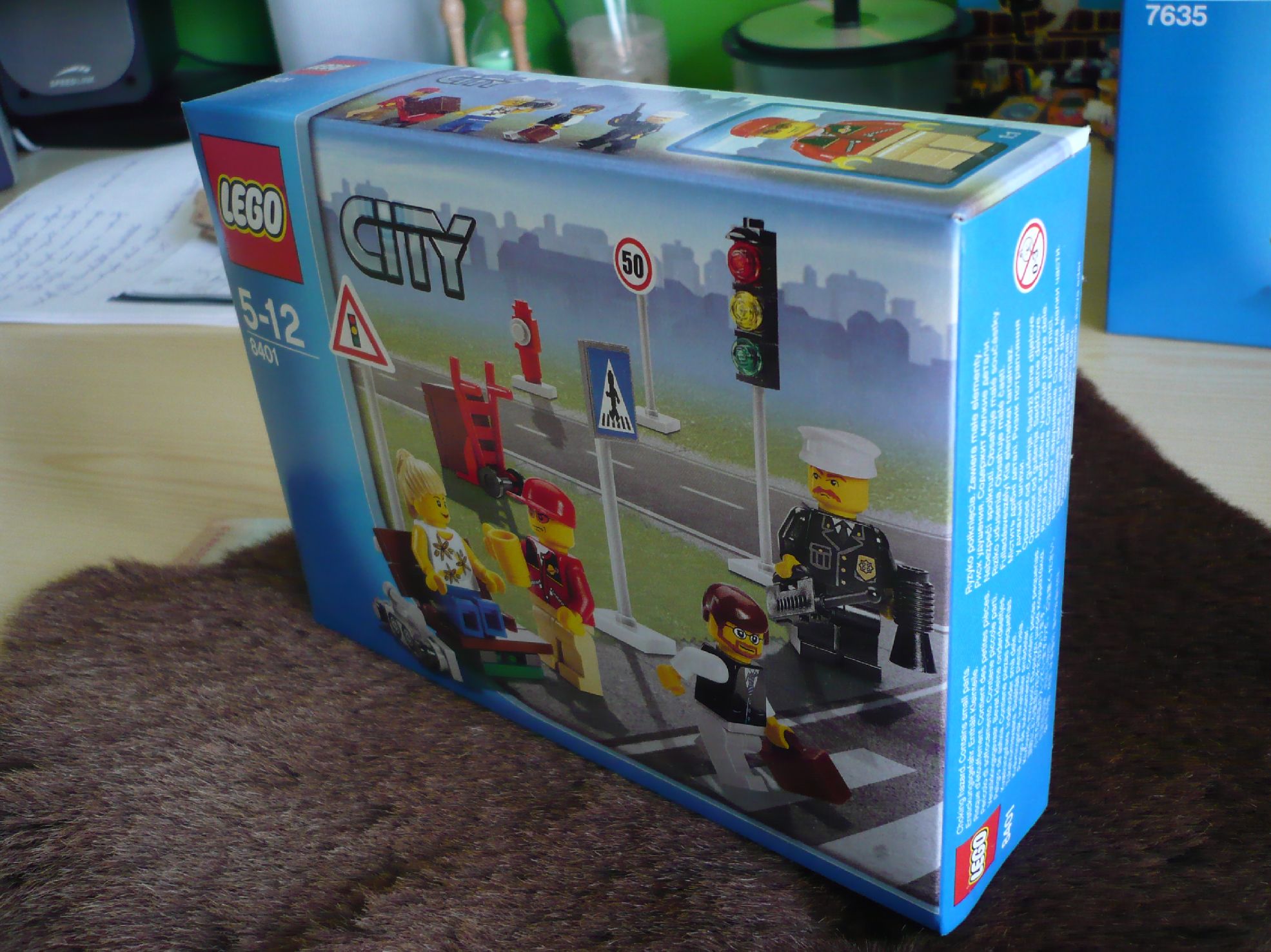 8401box2.jpg