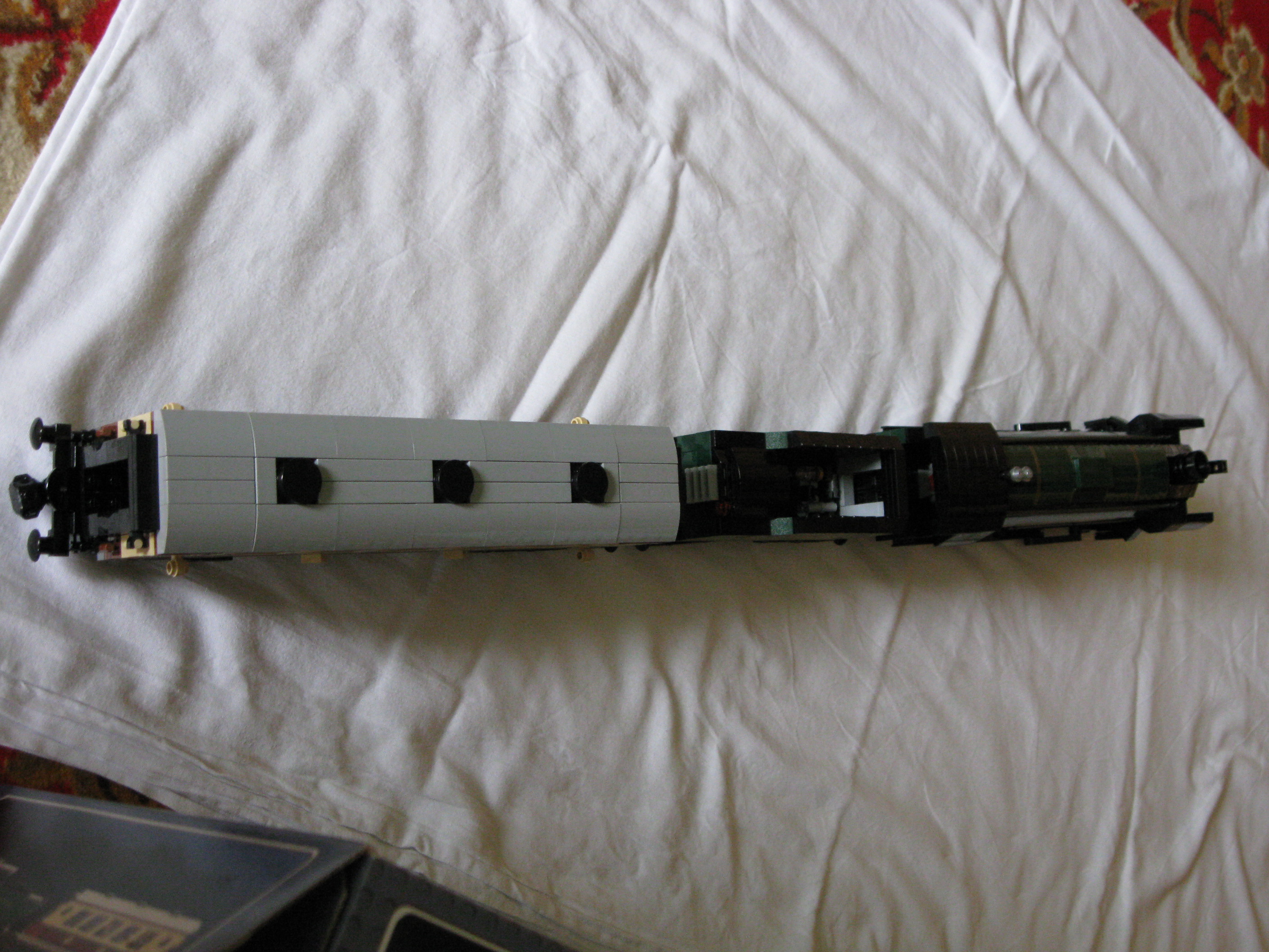 10194trainclose15.jpg