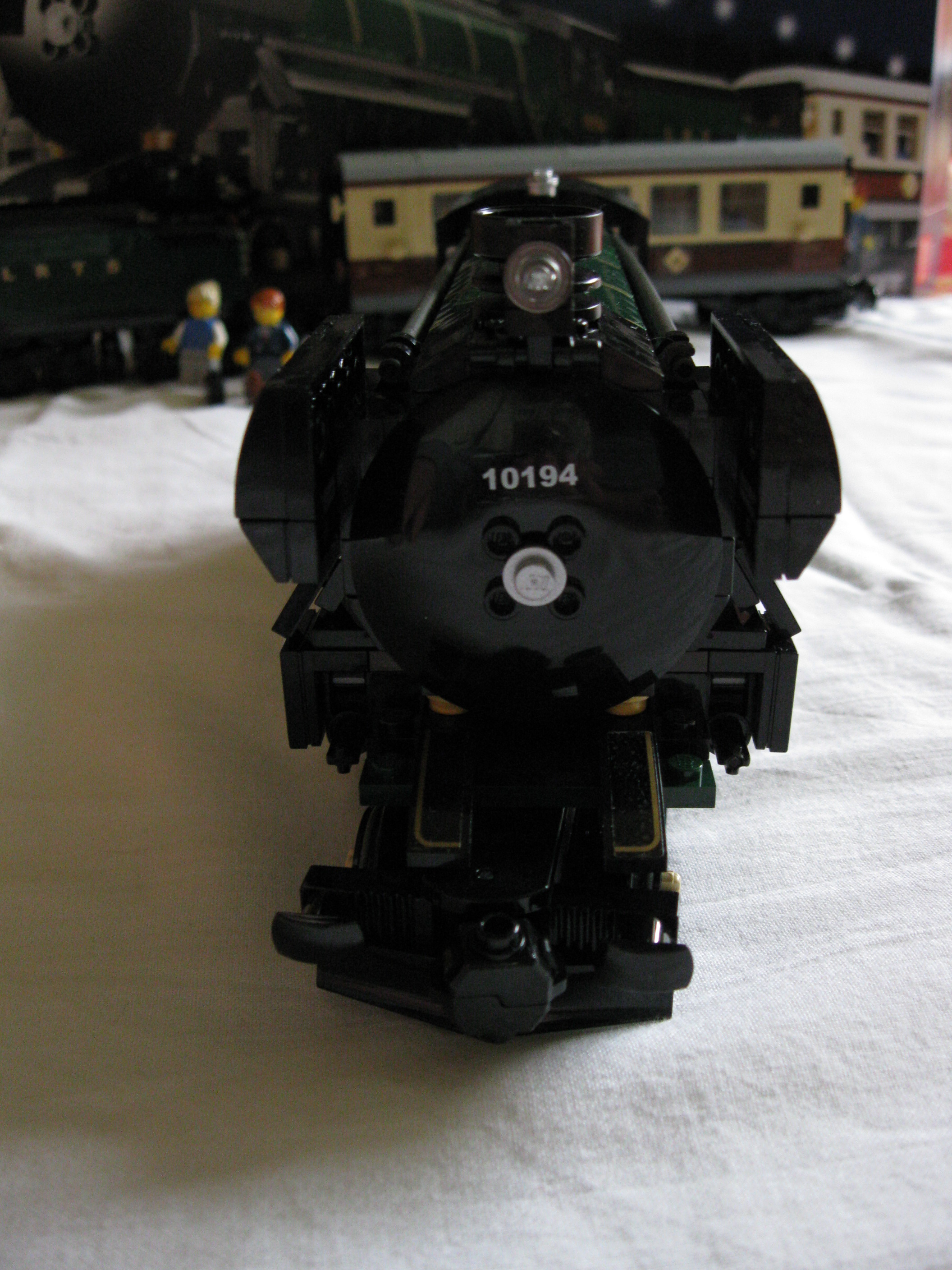 10194trainfront.jpg