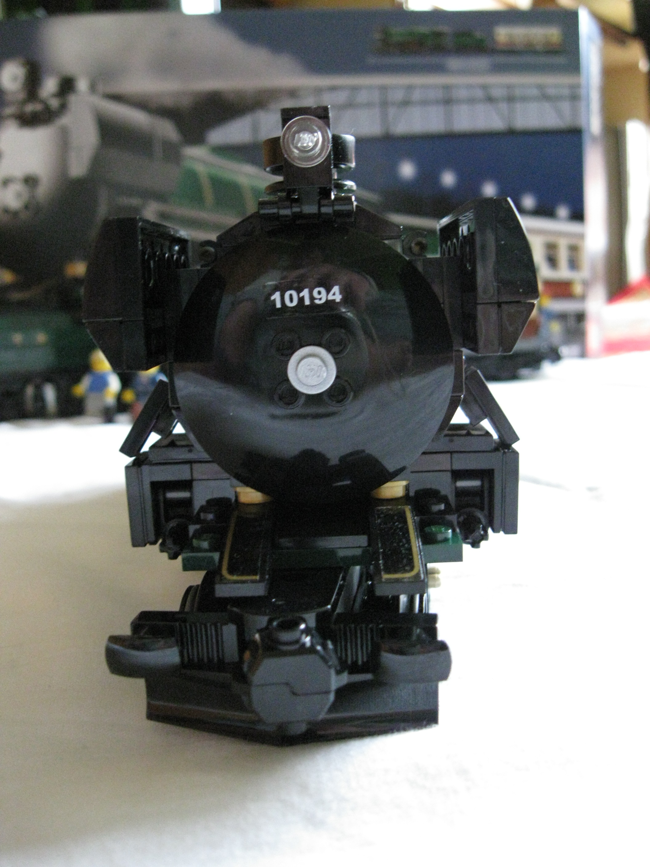 10194trainfront2.jpg