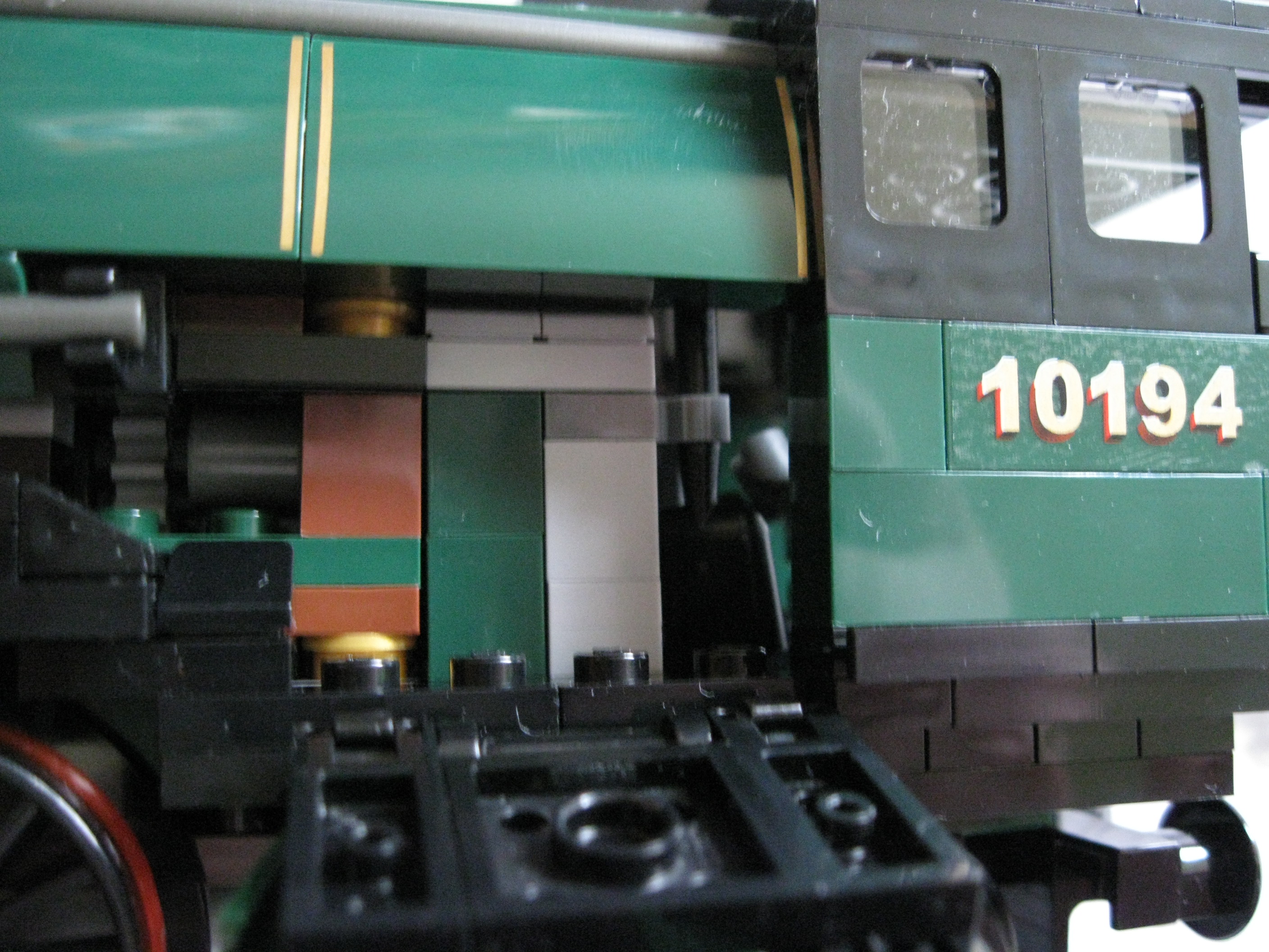 10194traininside4.jpg