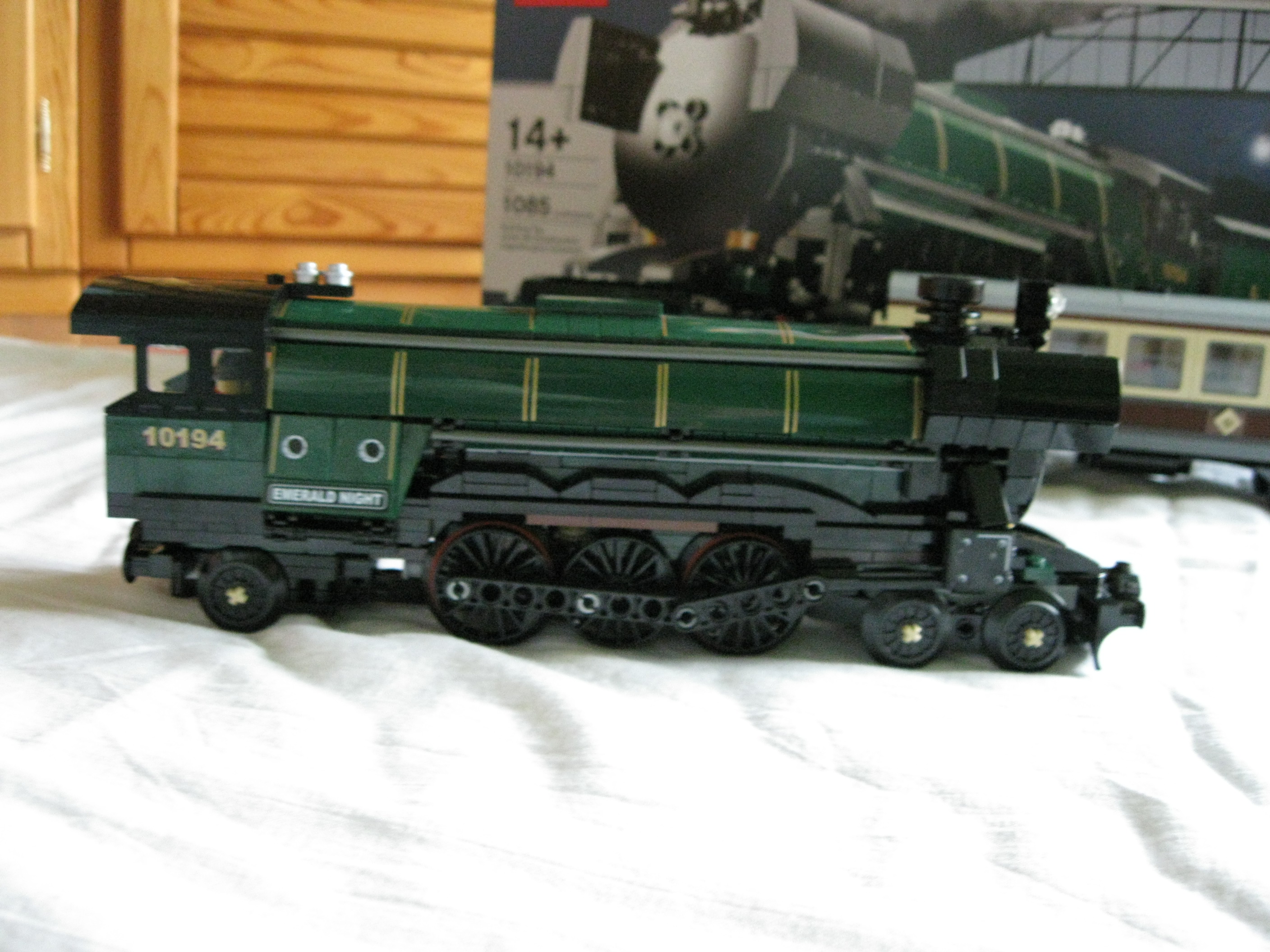 10194trainright2.jpg
