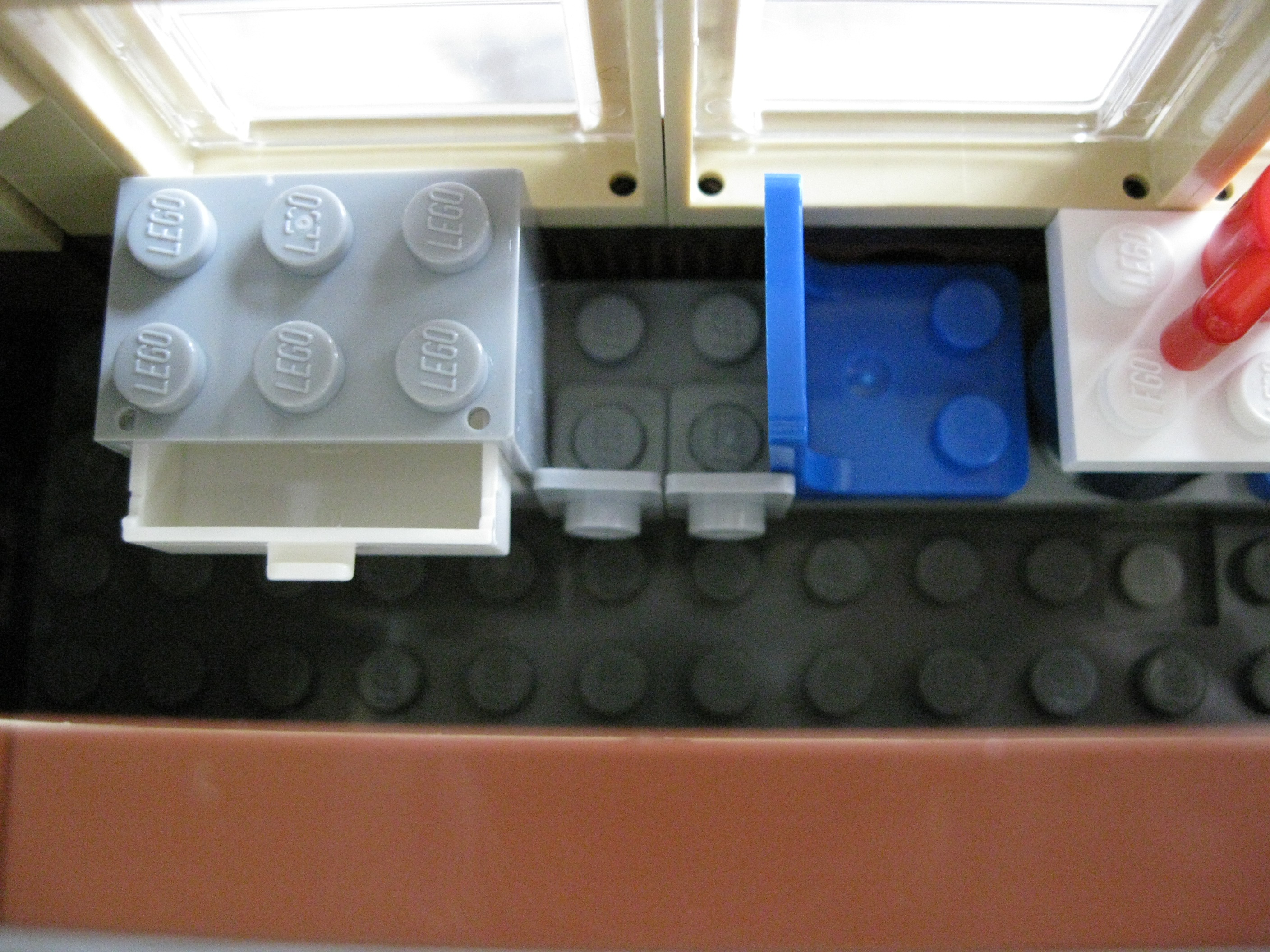 10194waggon2inside2.jpg