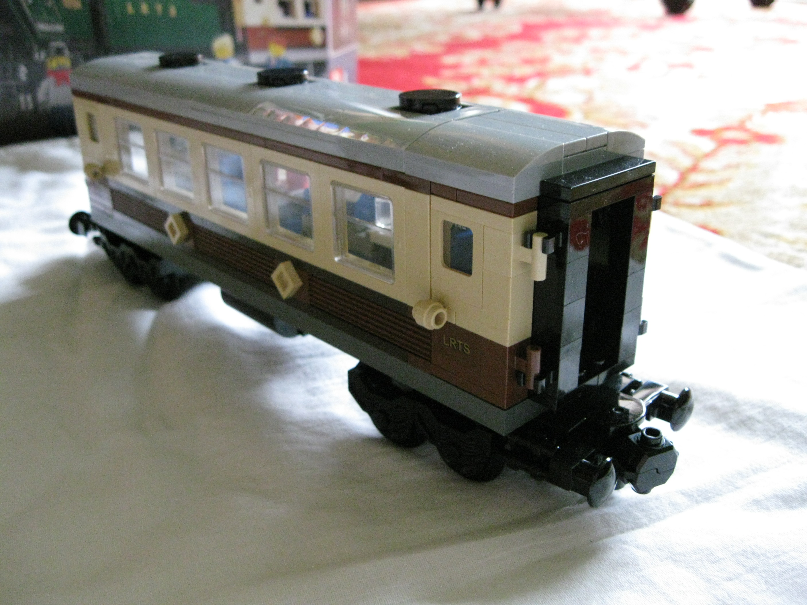 10194waggon2side2.jpg