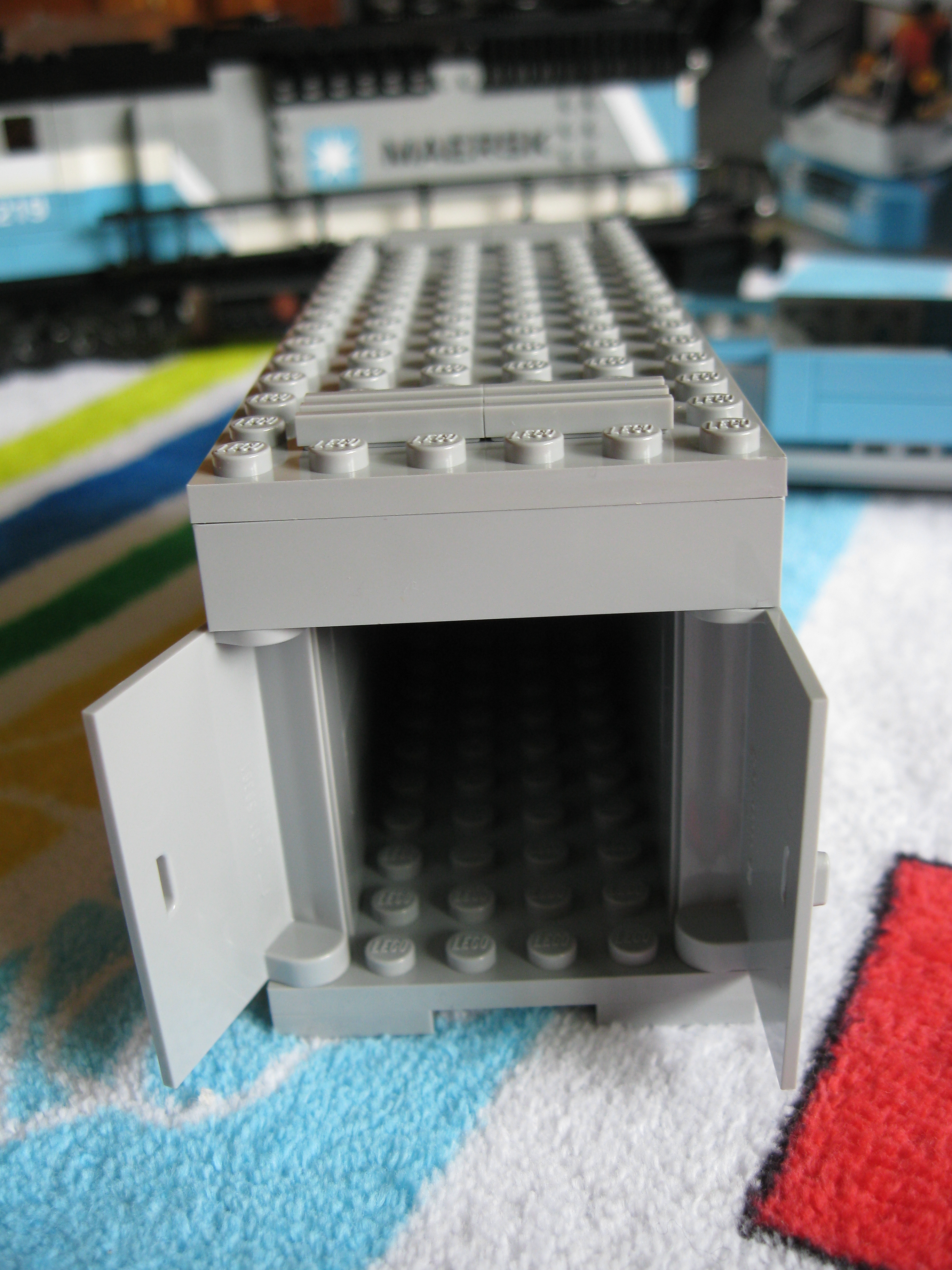 10219containerinside.jpg