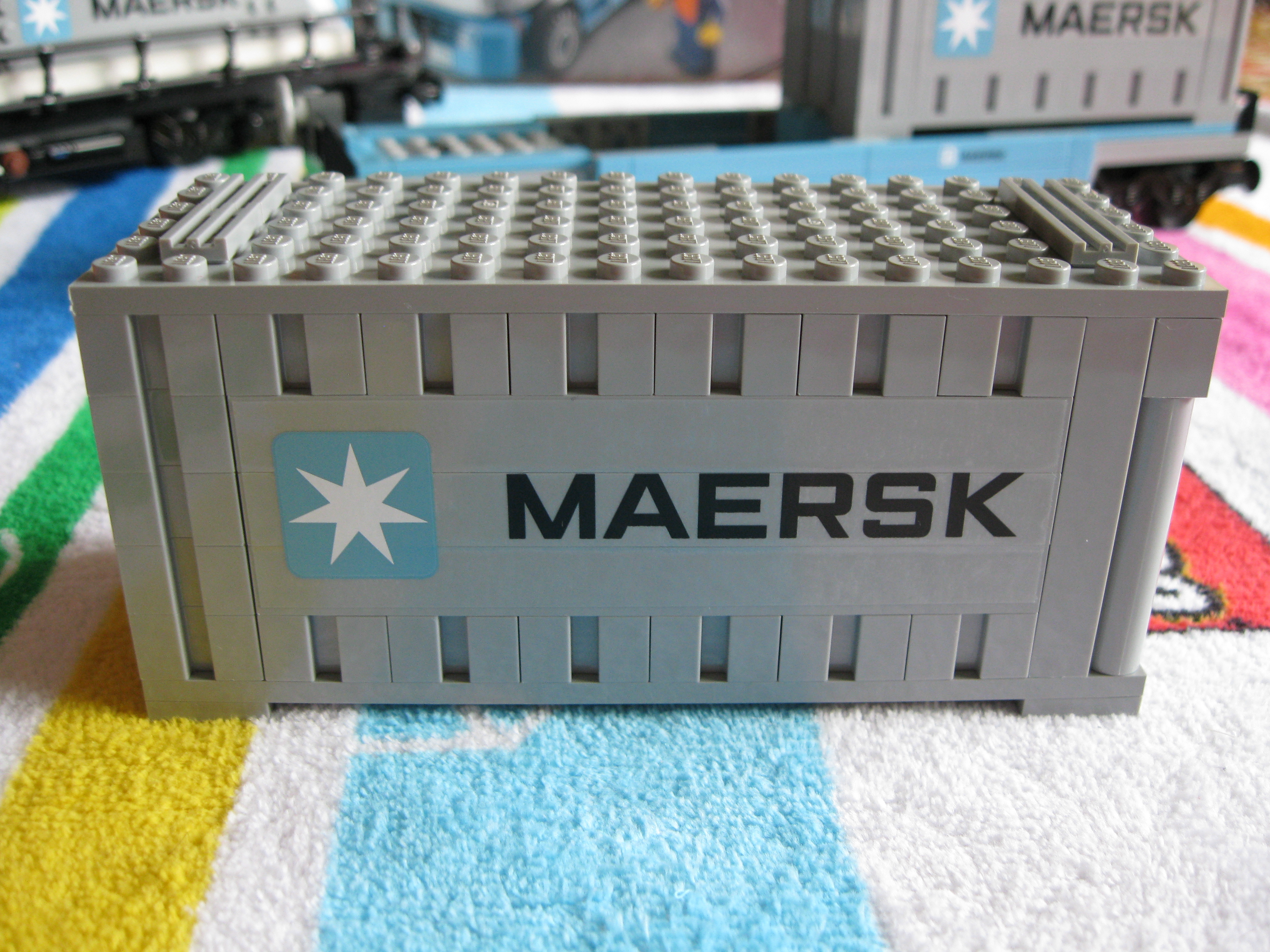 10219containerleft2.jpg