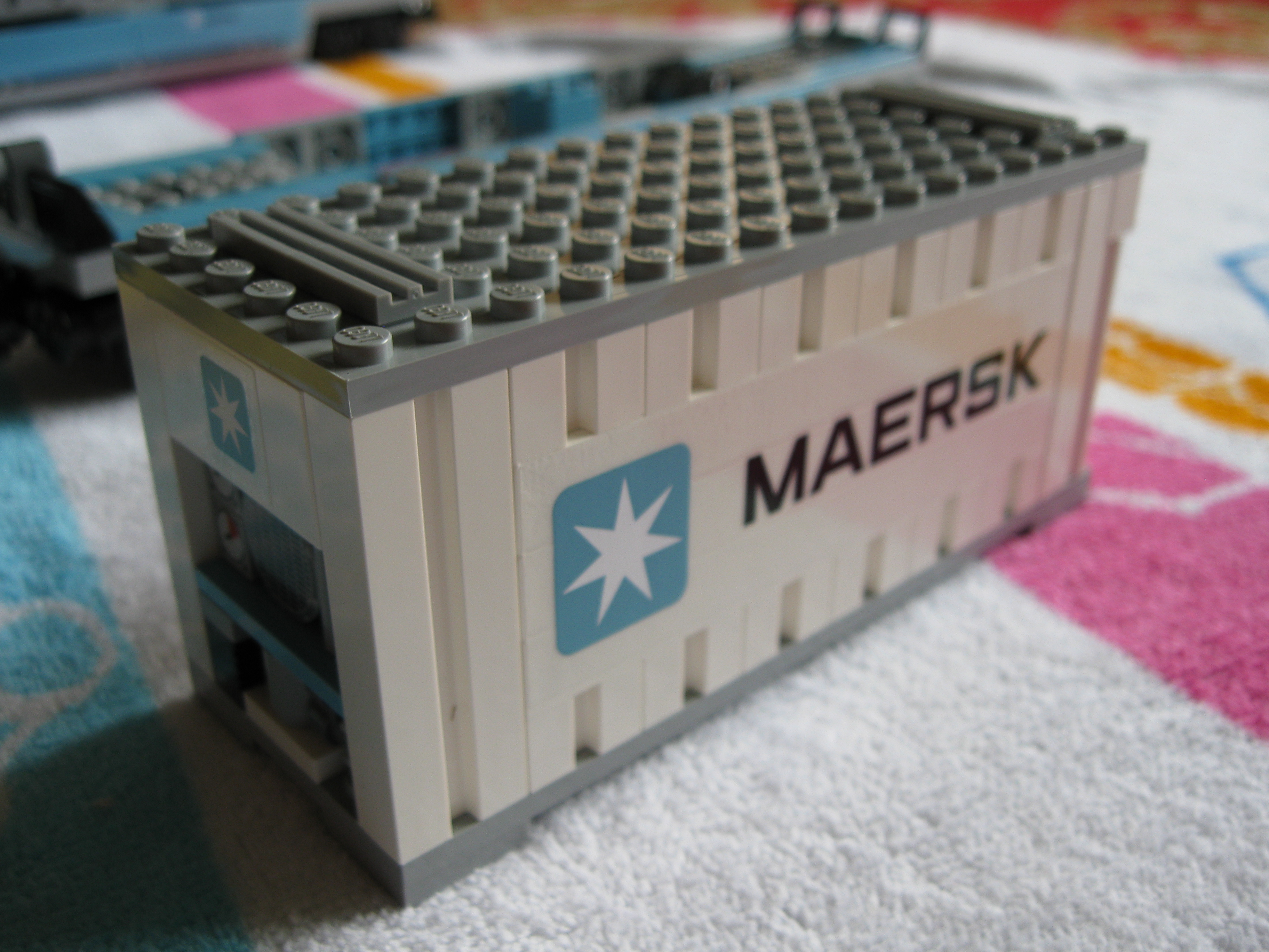 10219fridgecontainer.jpg