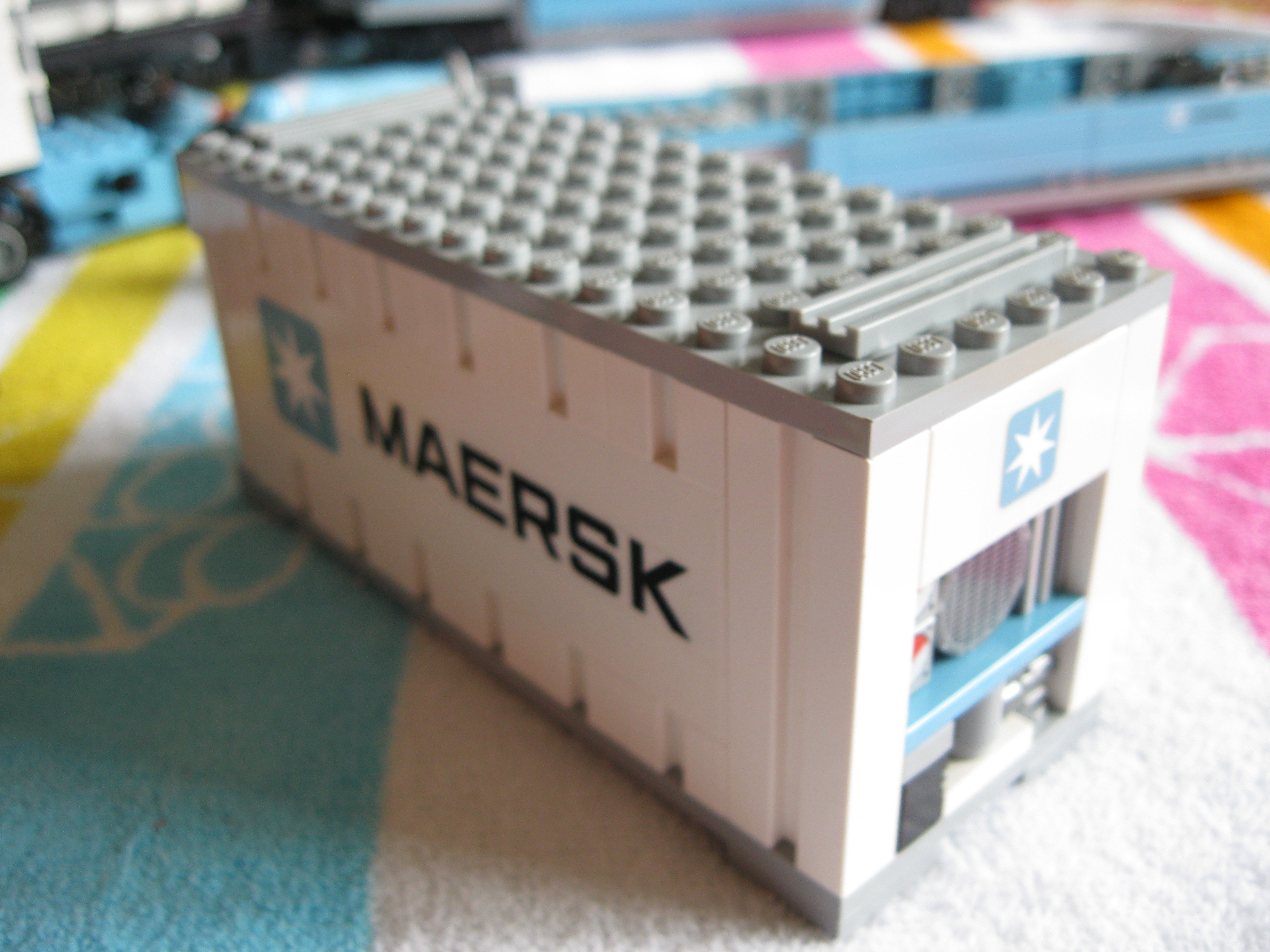 10219fridgecontainer4.jpg