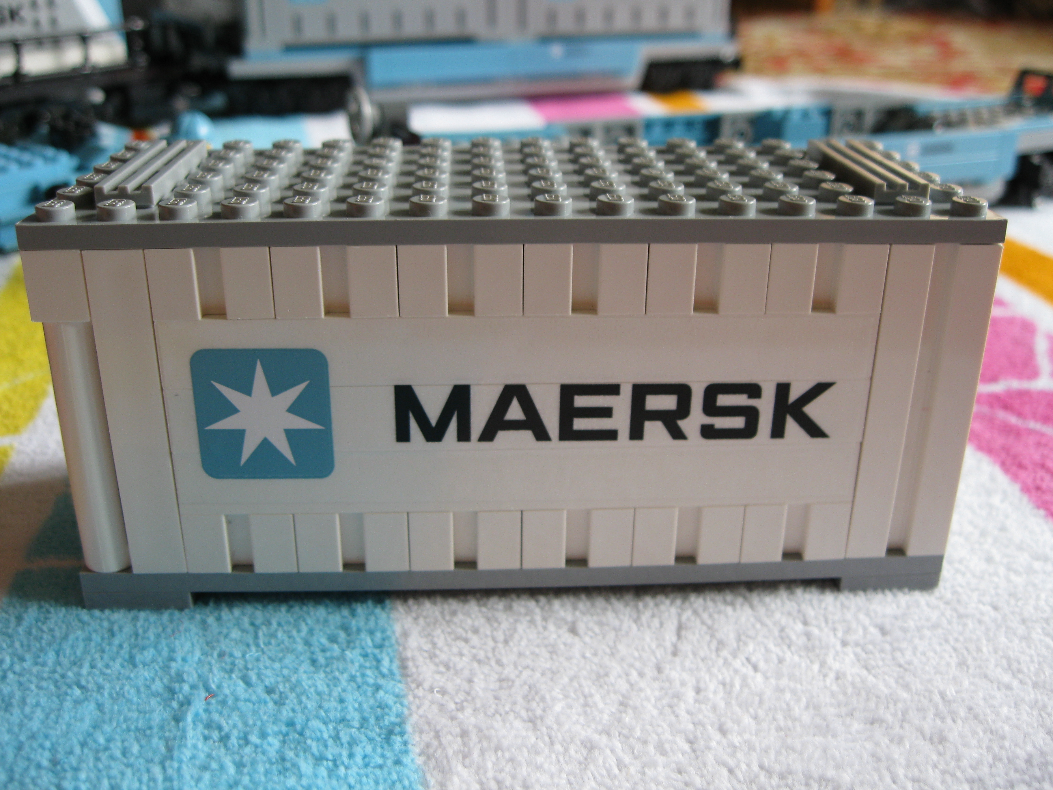 10219fridgecontainerright.jpg