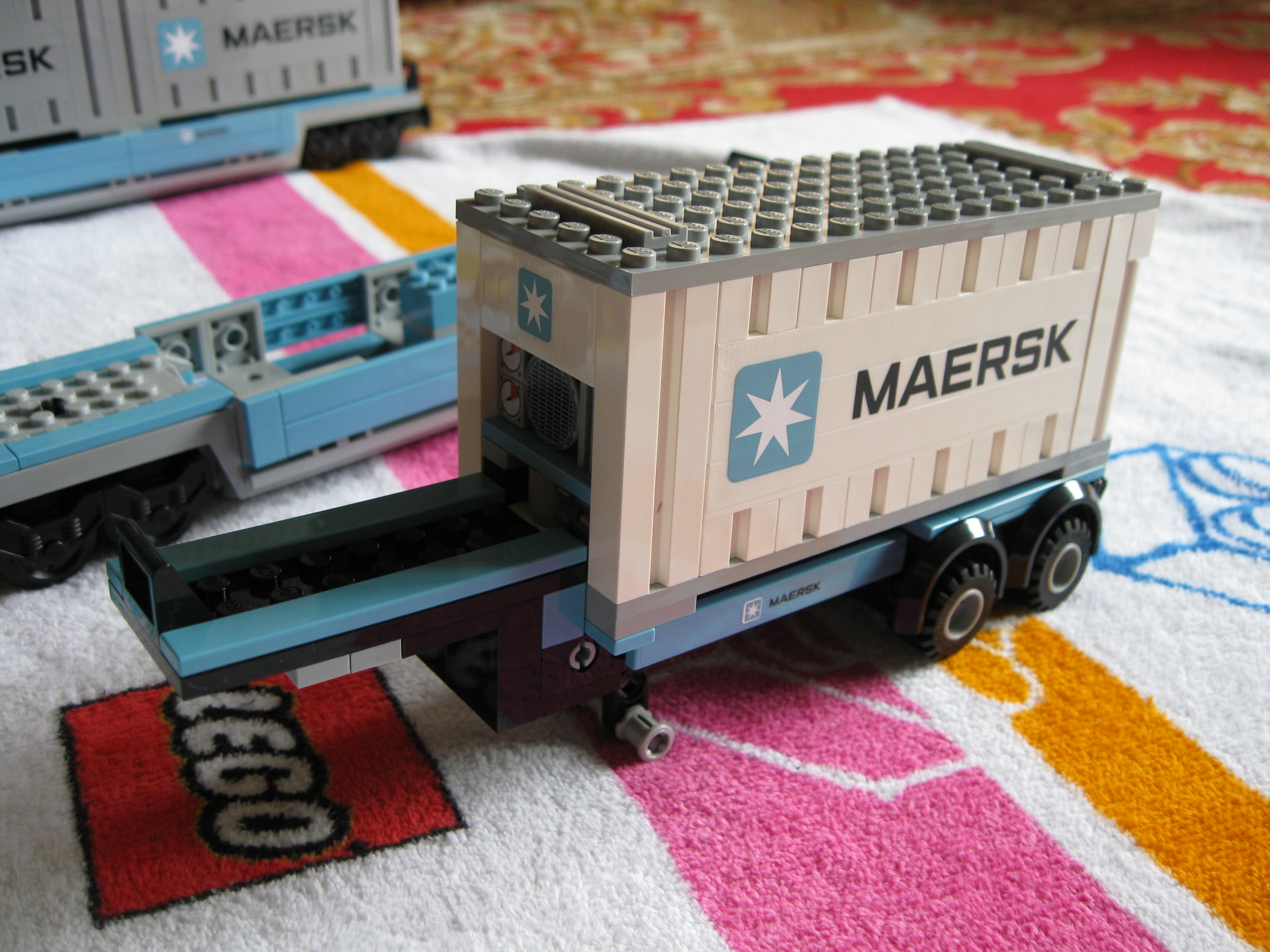10219trailerwithcontainer.jpg