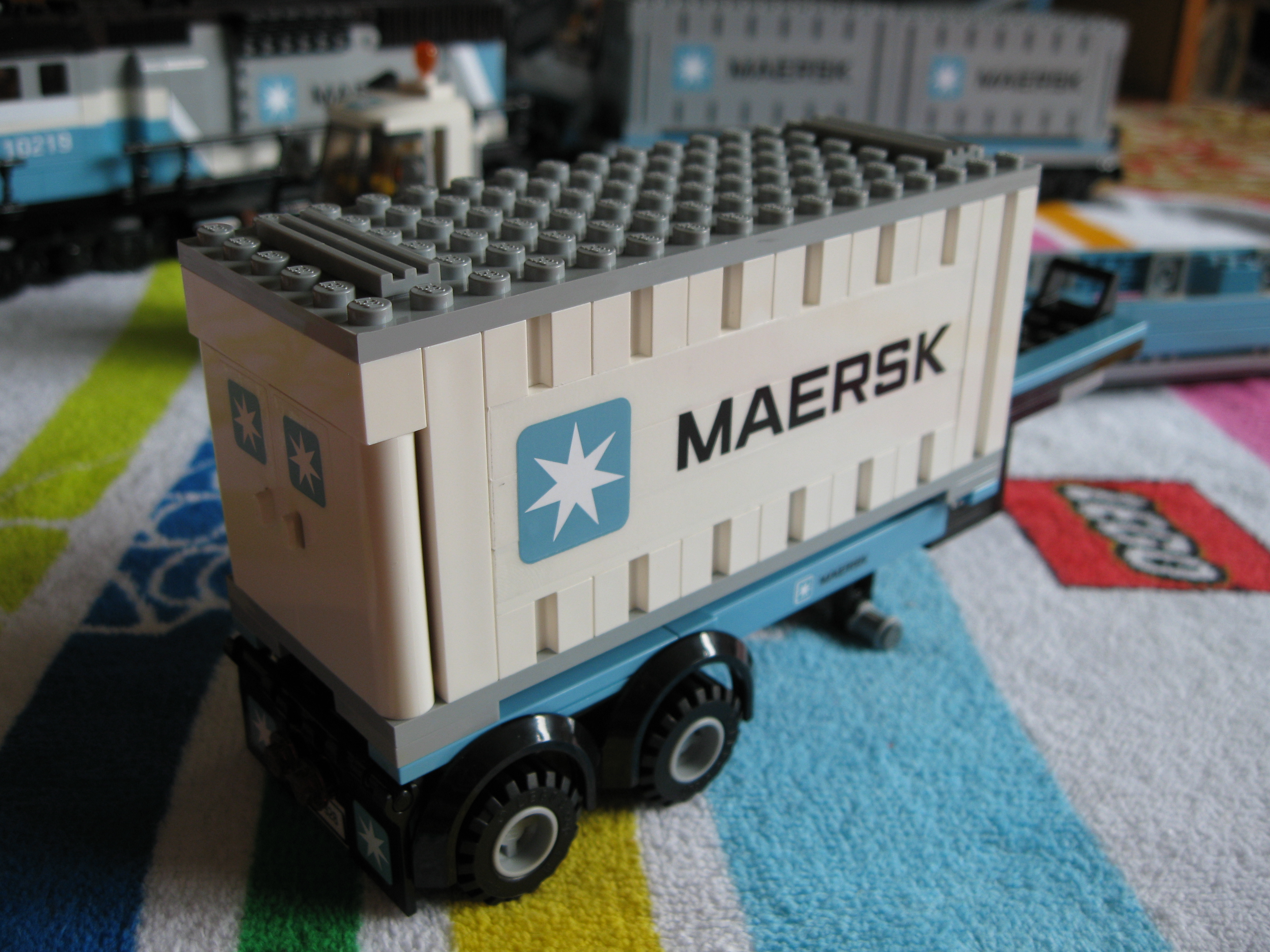 10219trailerwithcontainer3.jpg