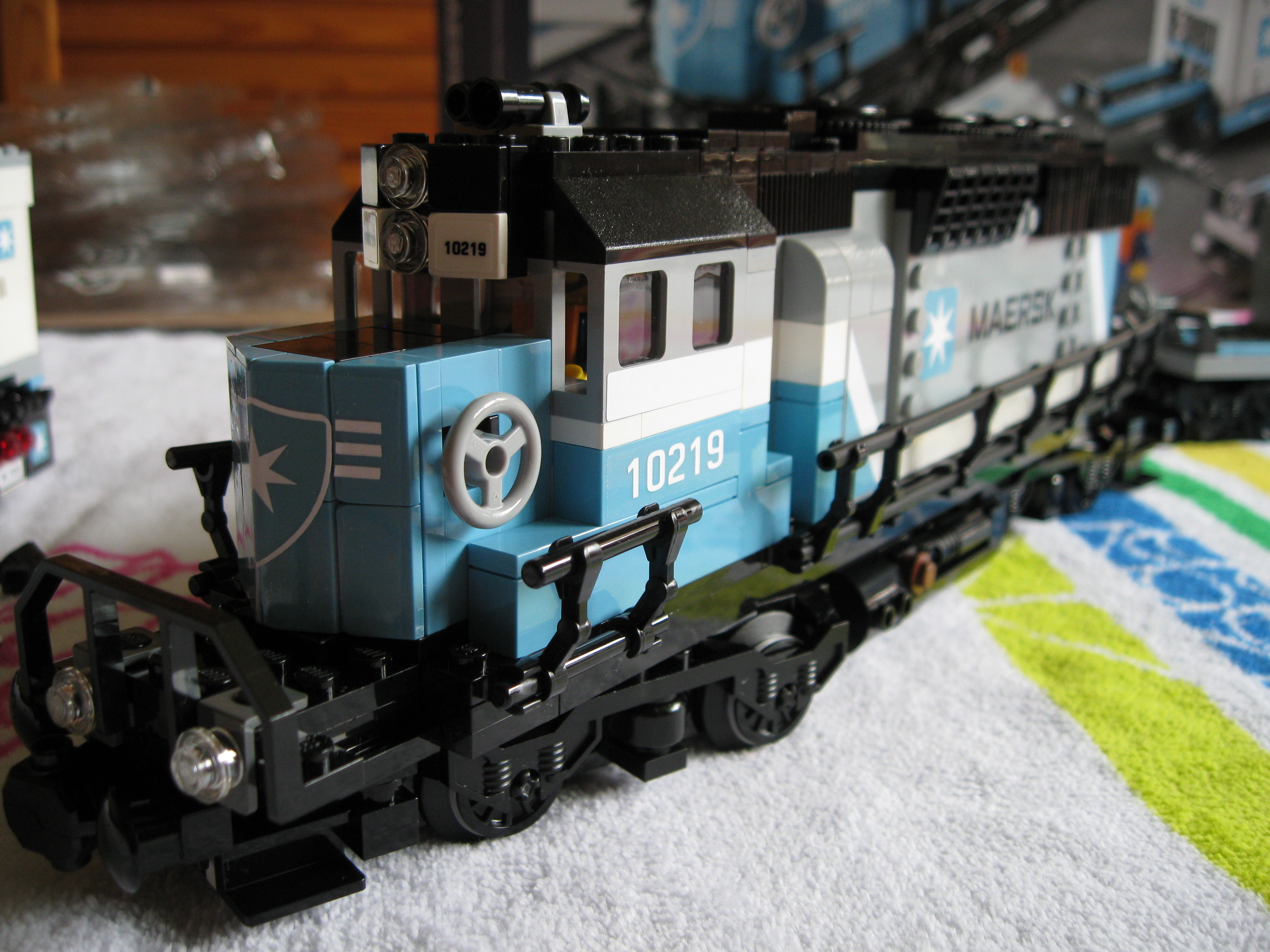 10219train.jpg