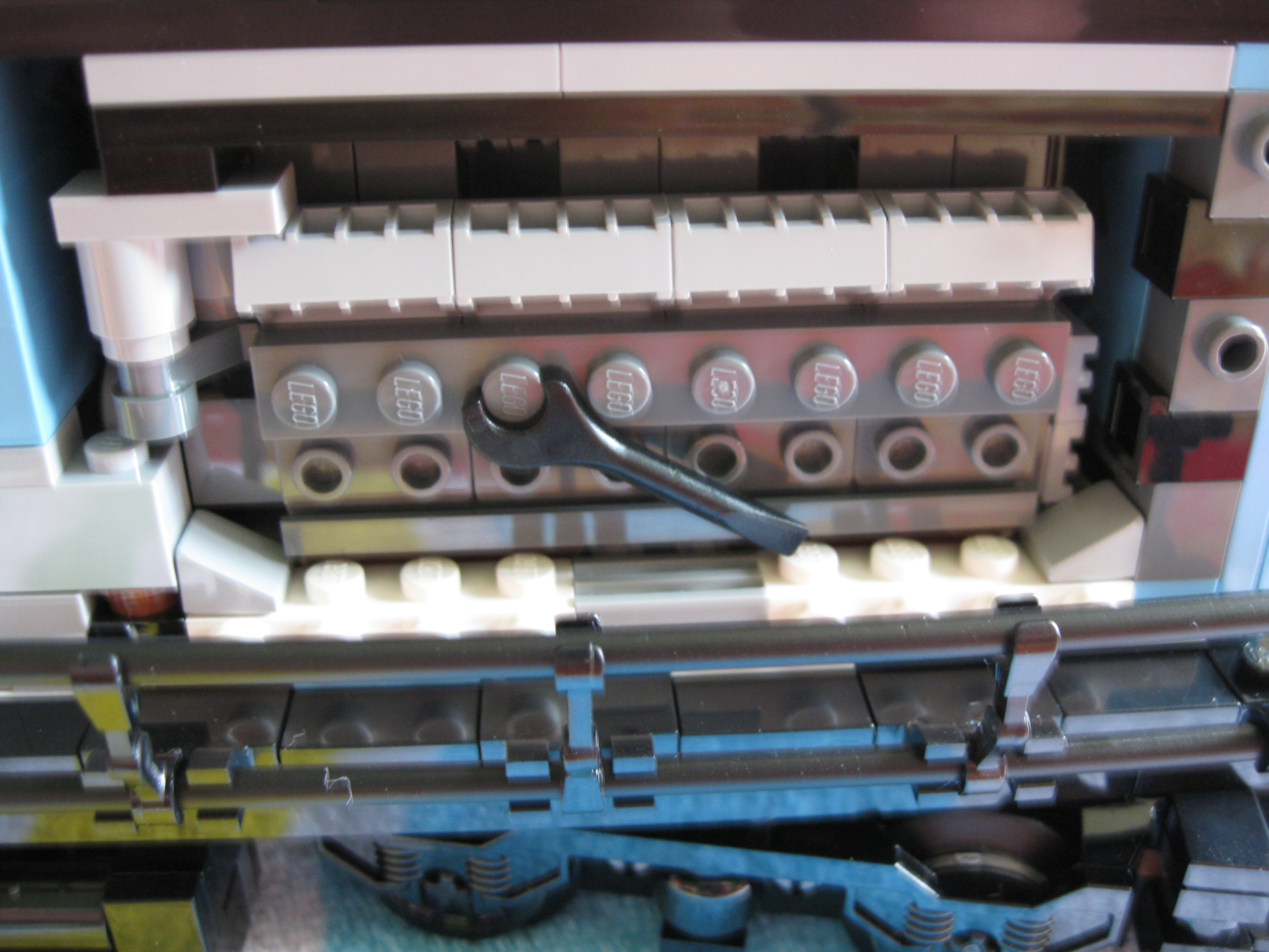 10219trainengine.jpg