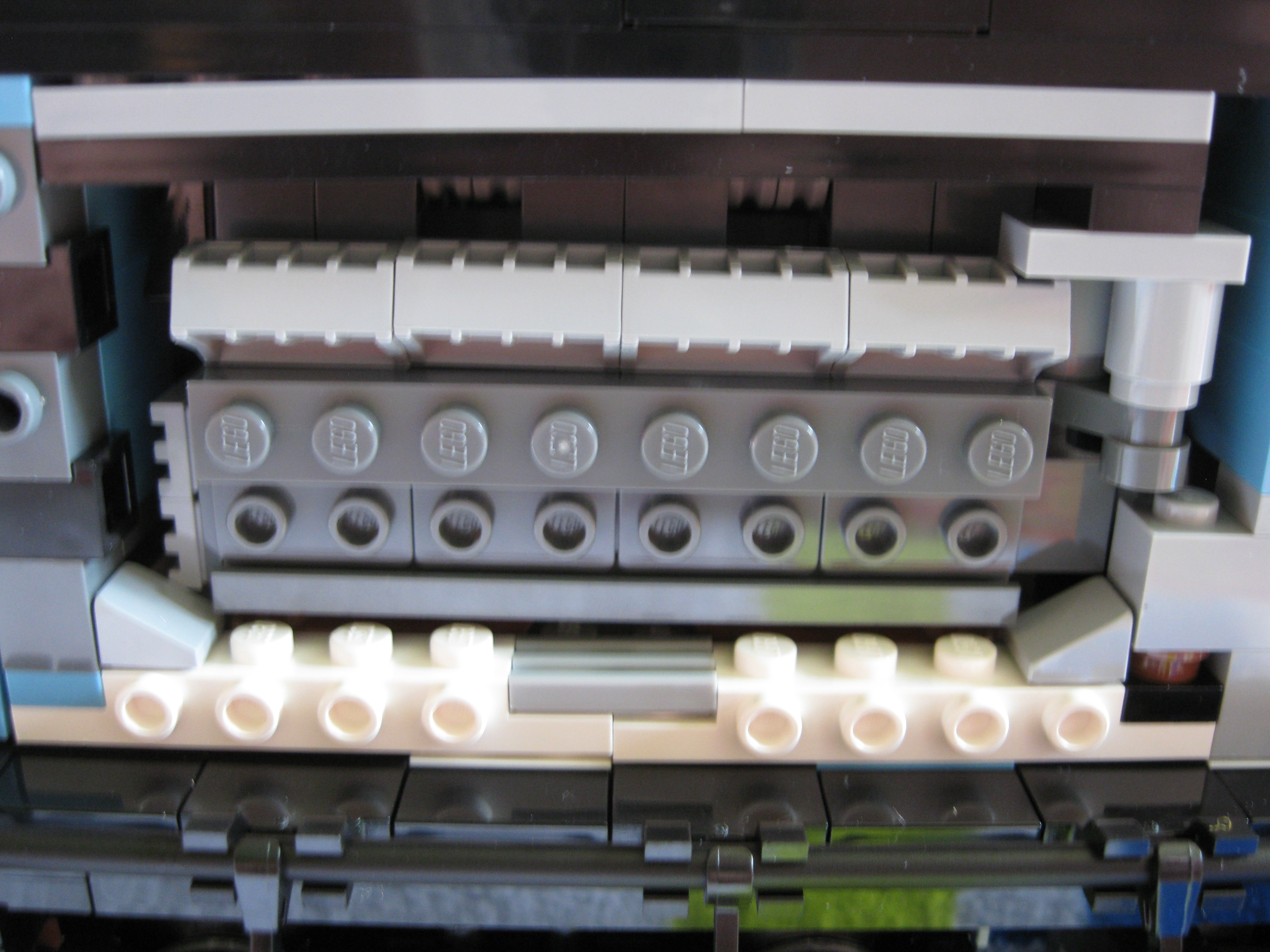 10219trainengine3.jpg