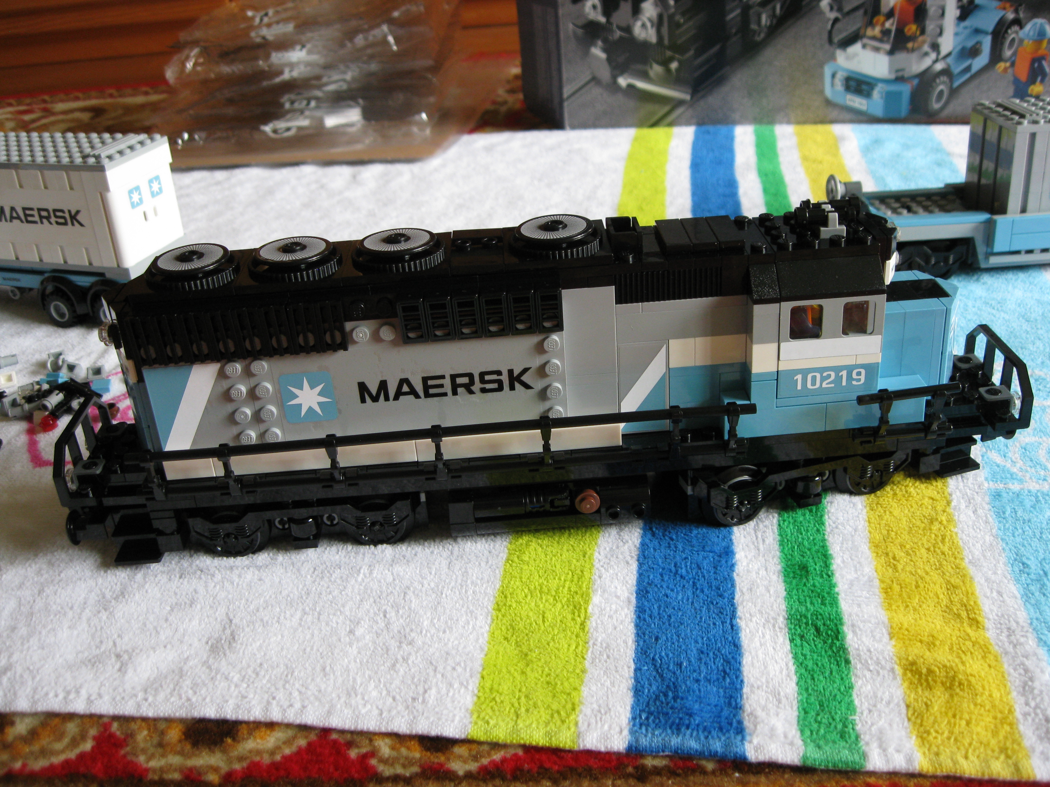 10219trainright.jpg