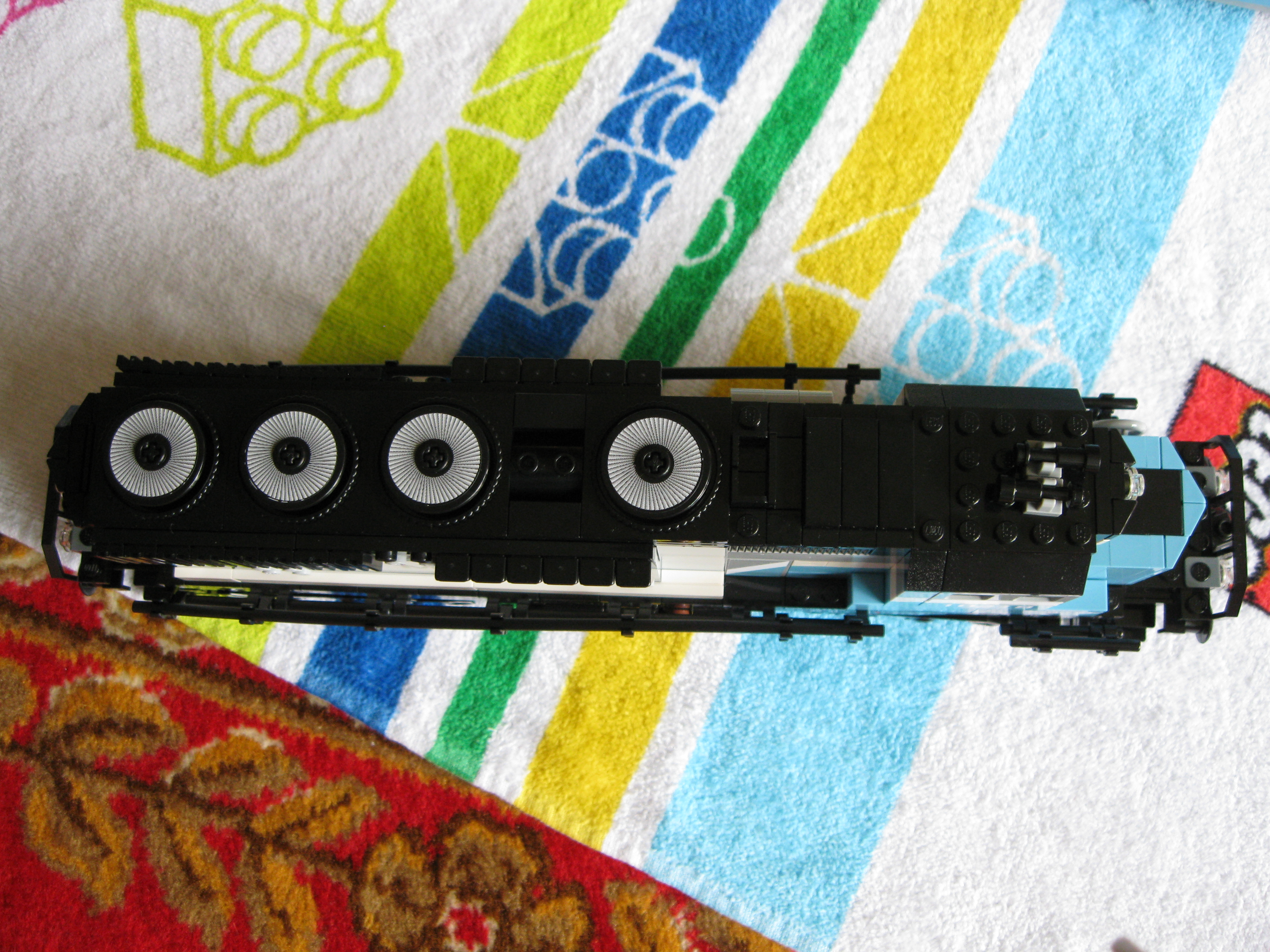 10219traintop.jpg