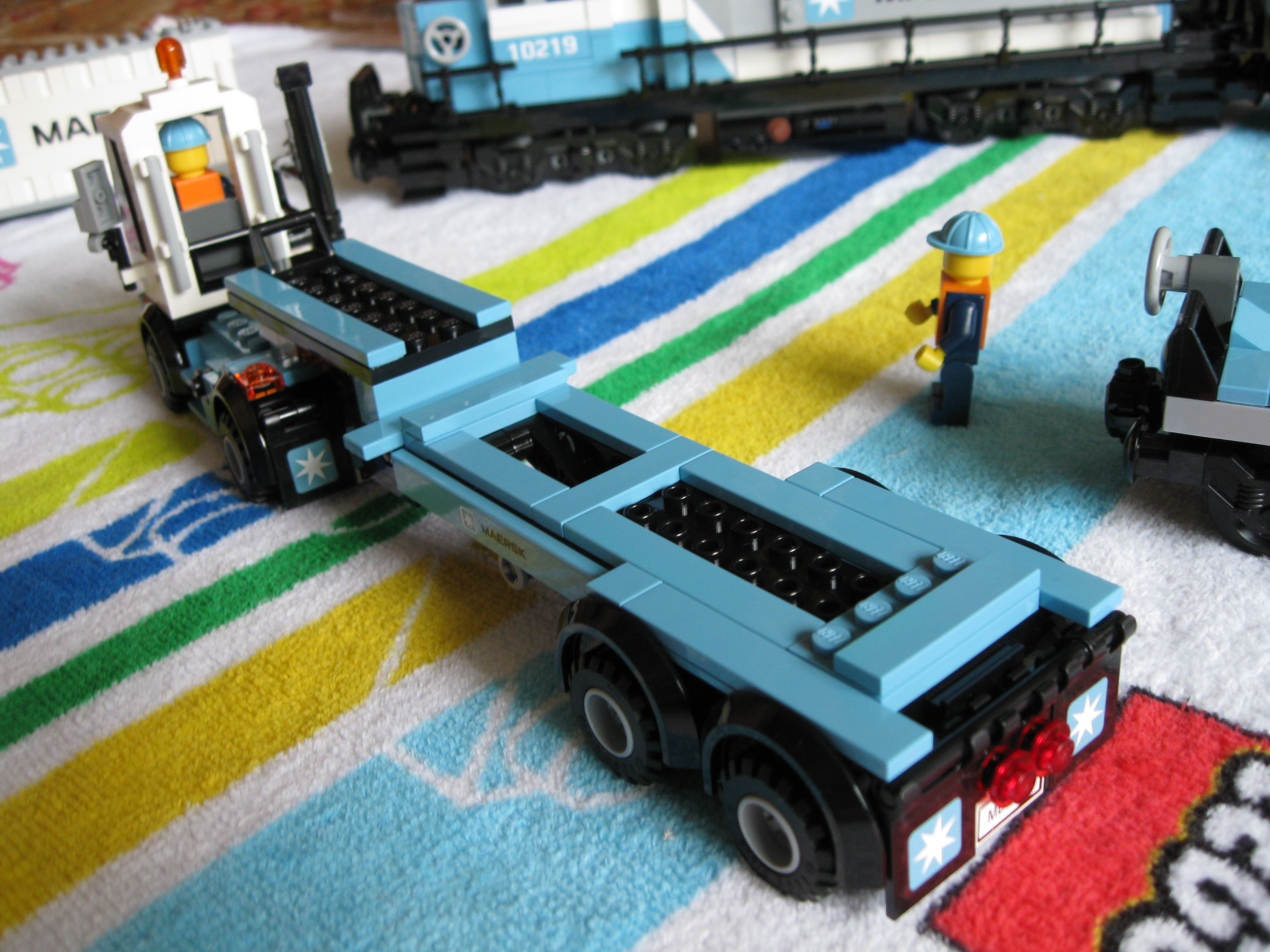 10219truckwithtrailer2.jpg
