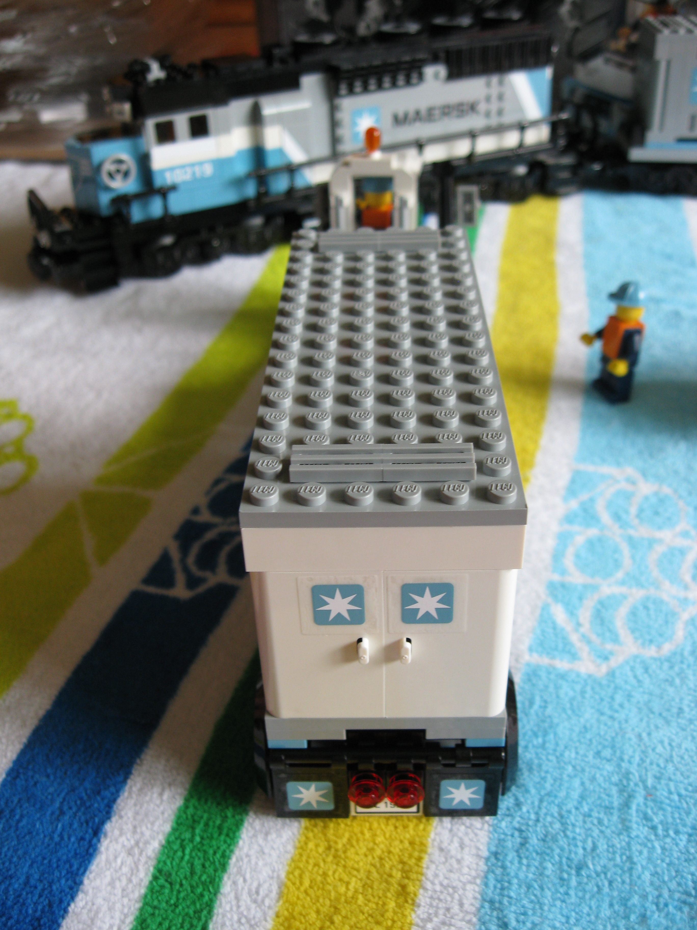 10219truckwithtrailerandcontainerback.jpg