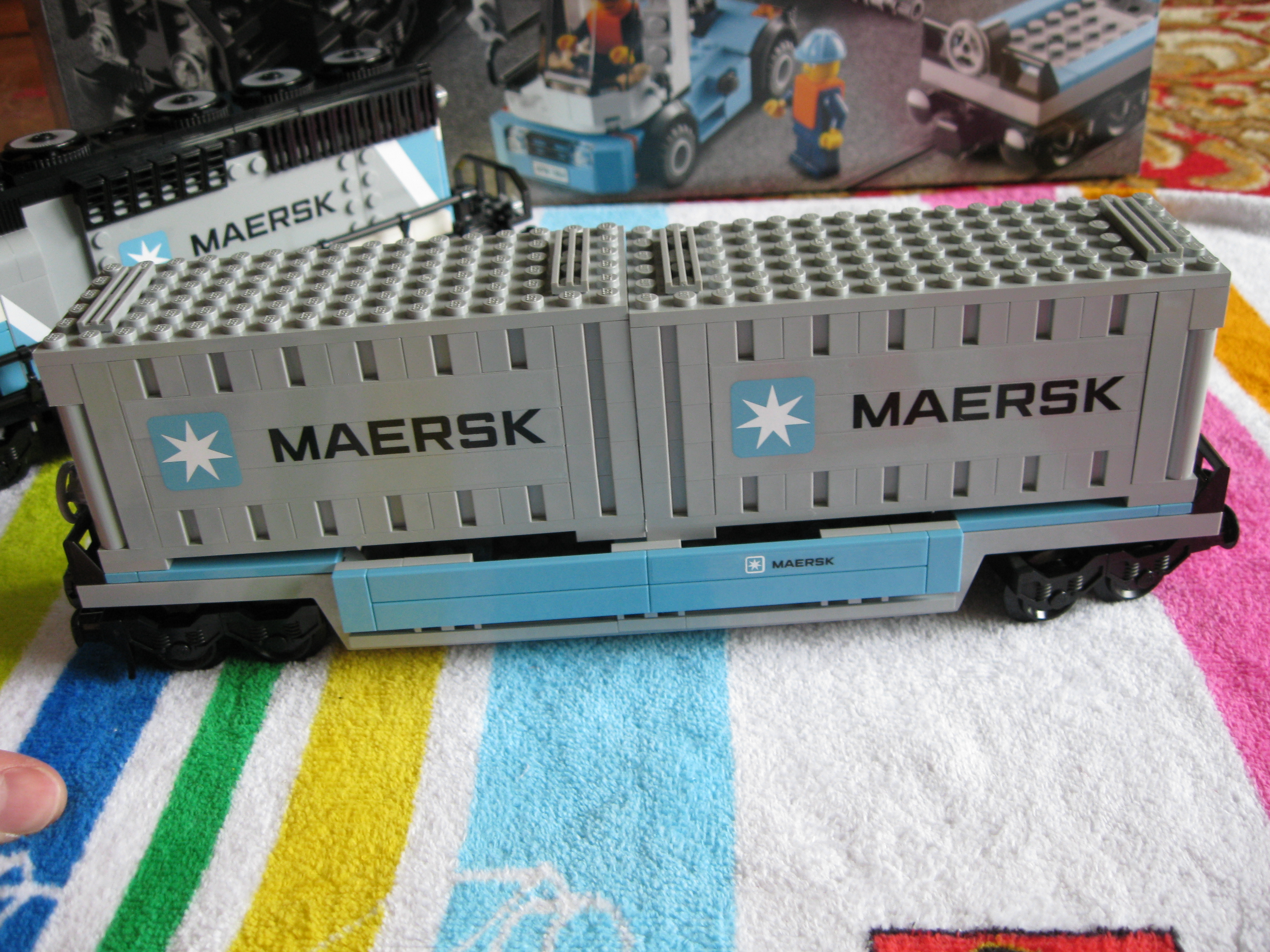 10219wagonwithcontainersleft.jpg