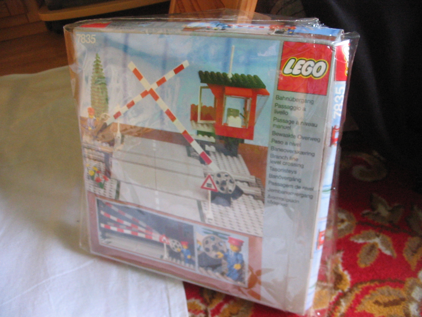 7835box2.jpg