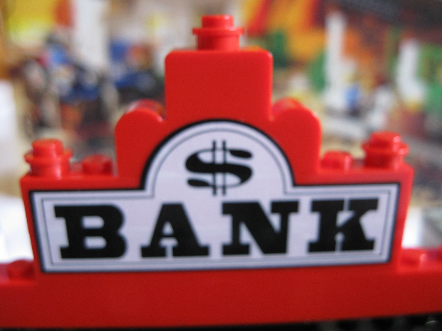 6765bankclose3.jpg