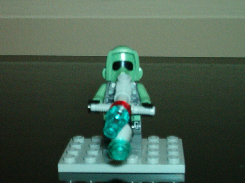 green_scout_clone_with_mini_machine_gun.jpg
