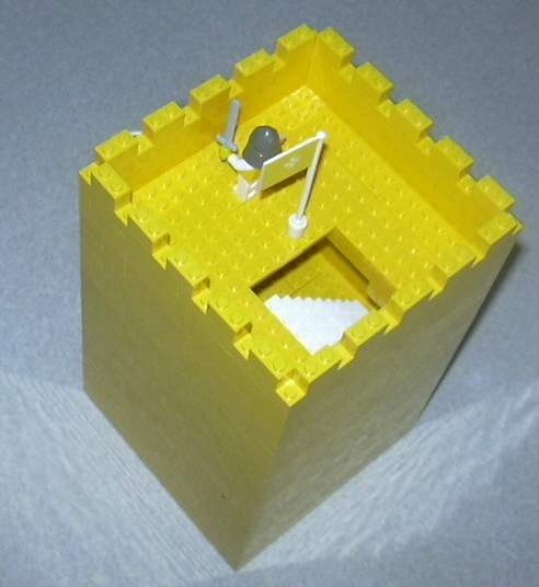 yellowtower02.jpg