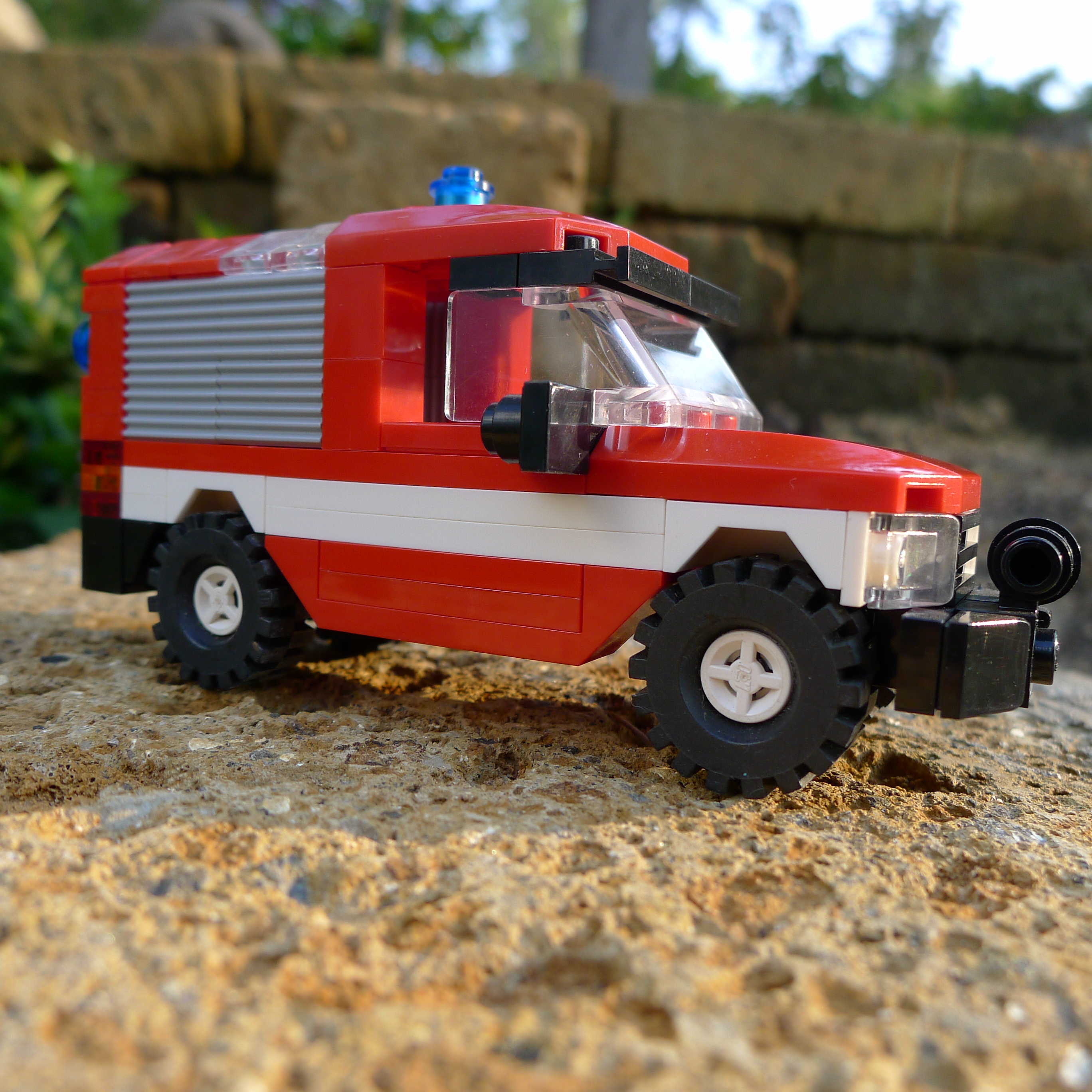italian_fire_rescue_light_truck.jpg