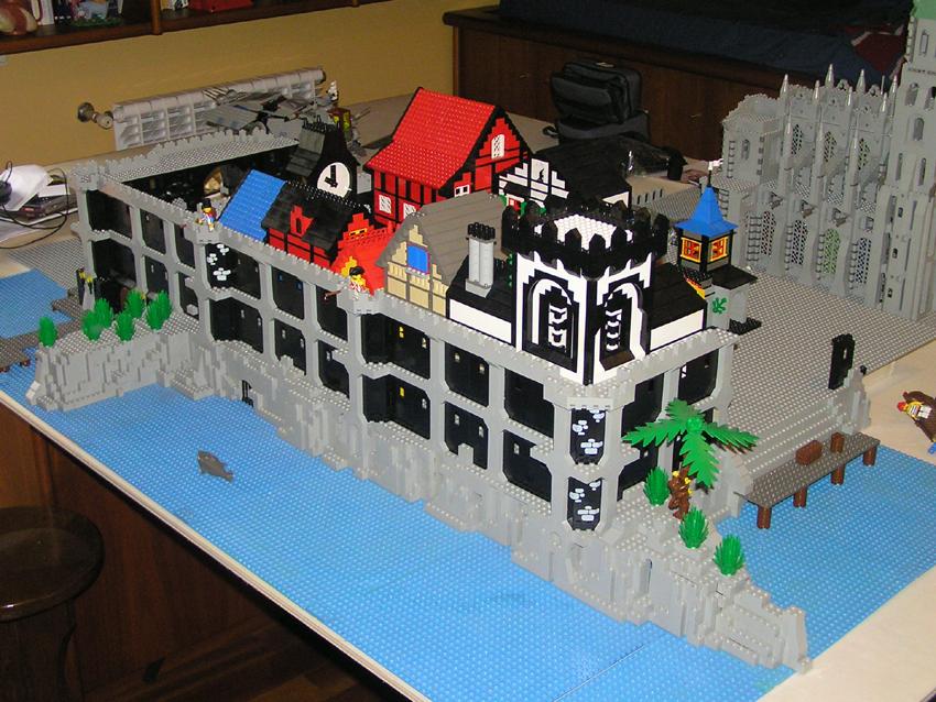 01_meleetown_outerwall1.jpg