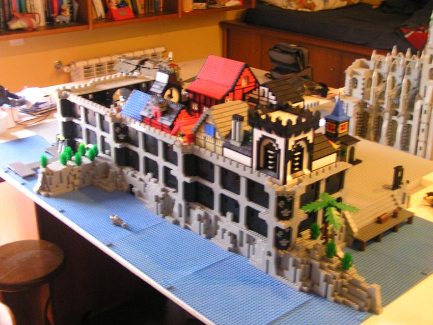 02_meleetown_outerwall2.jpg