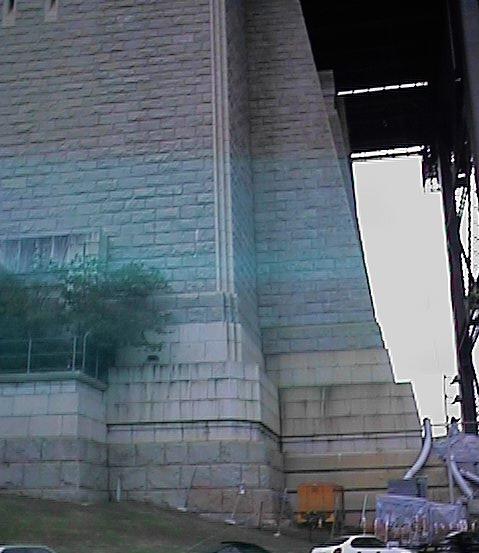 pylon1.jpg