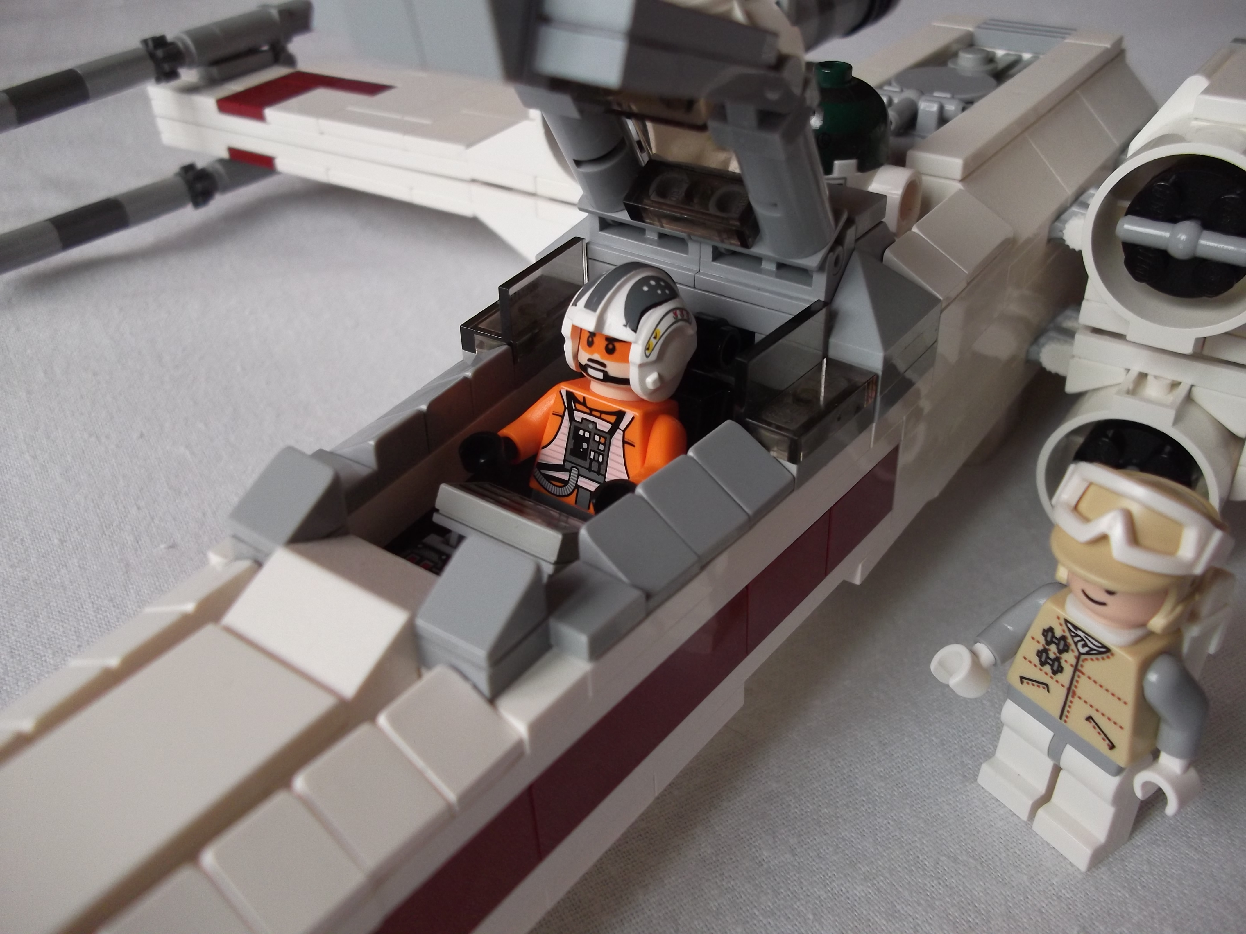 5_-_x-wing5_2de_monture.jpg