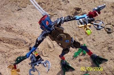 bionicle..jpg