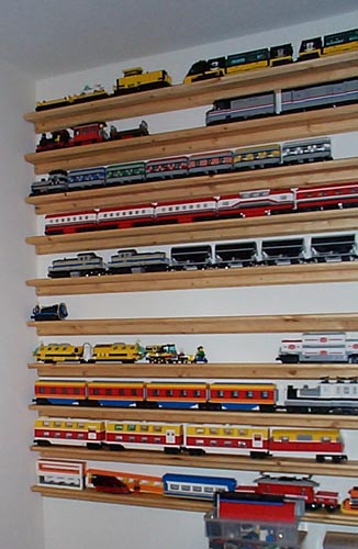 trainshelves1.jpg