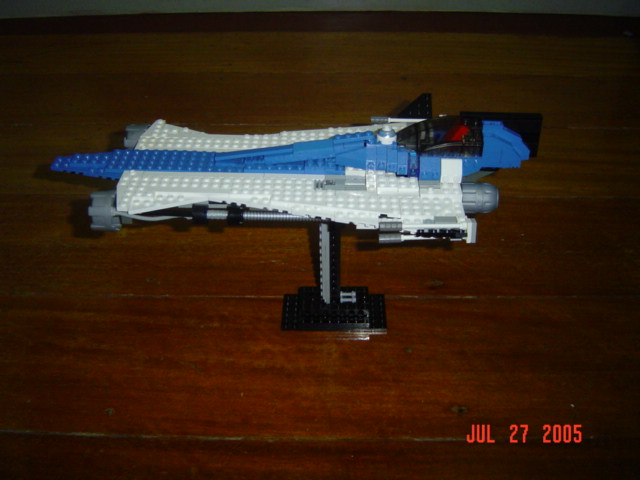 ucs_jedi_starfighter_002.jpg