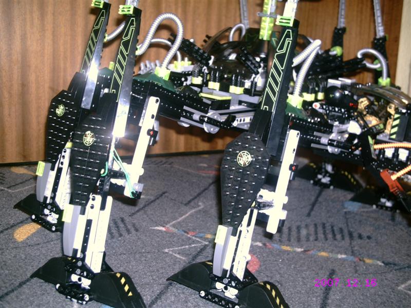 striking_arachnoid_09.jpg