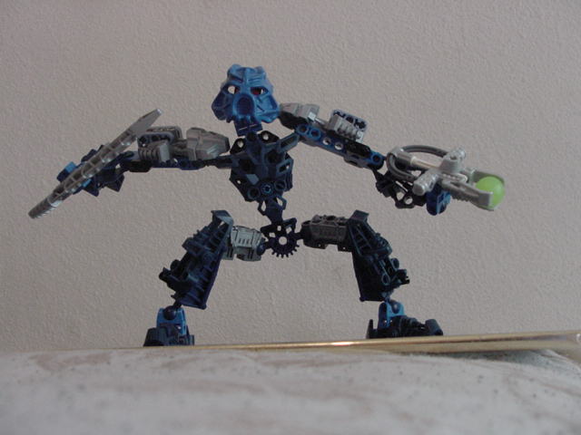 toa_inika_hahli_pose.jpg