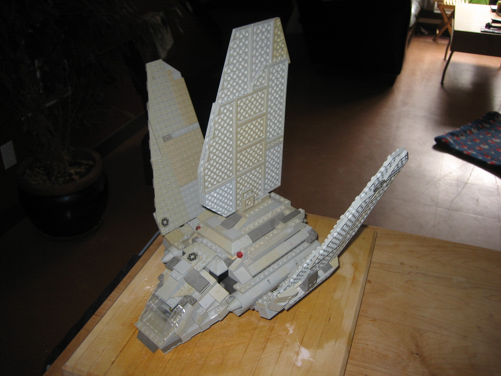 lego_tiberion_and_falcon_destruction_002.jpg