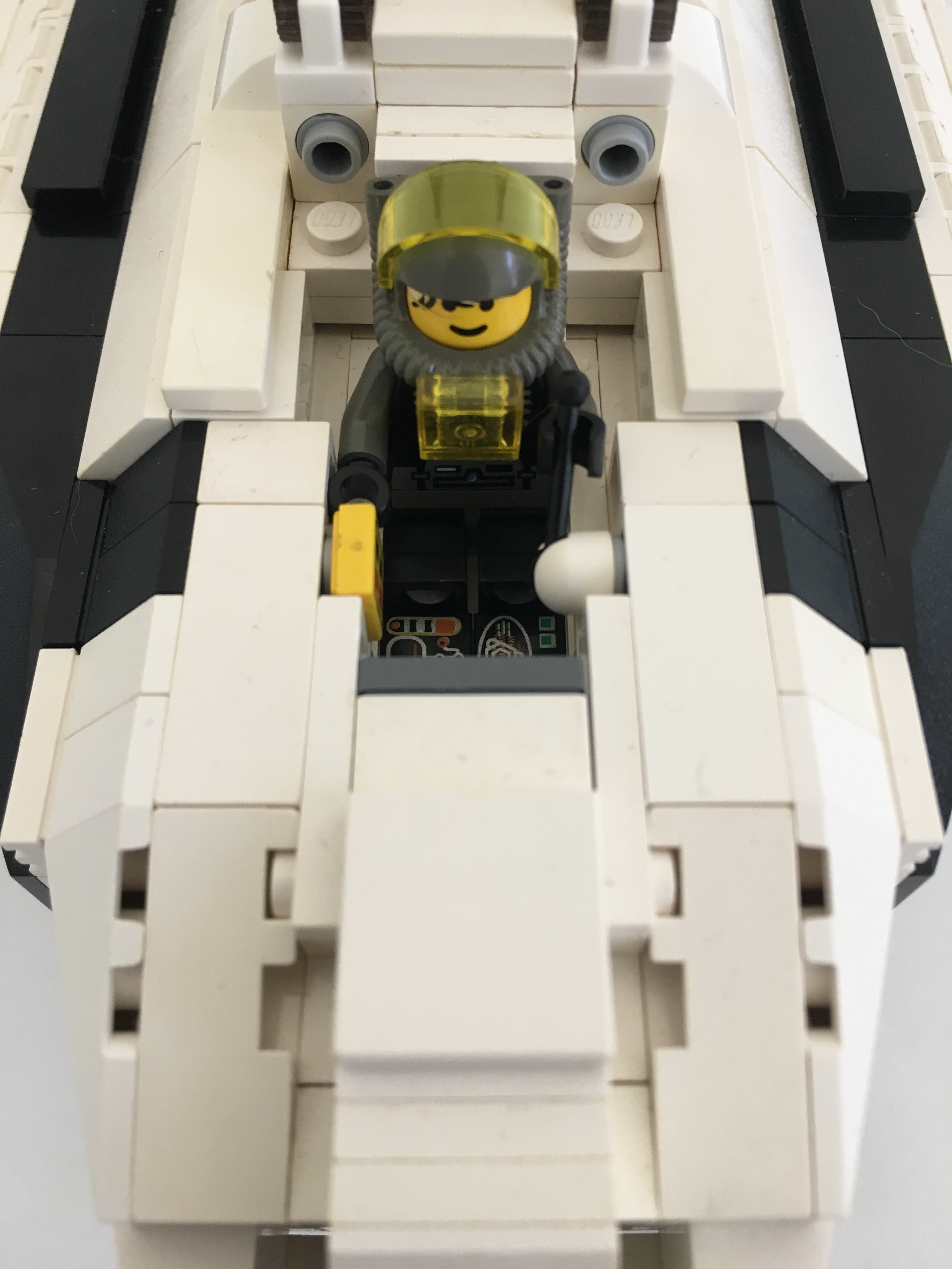 cockpit_open1.jpg