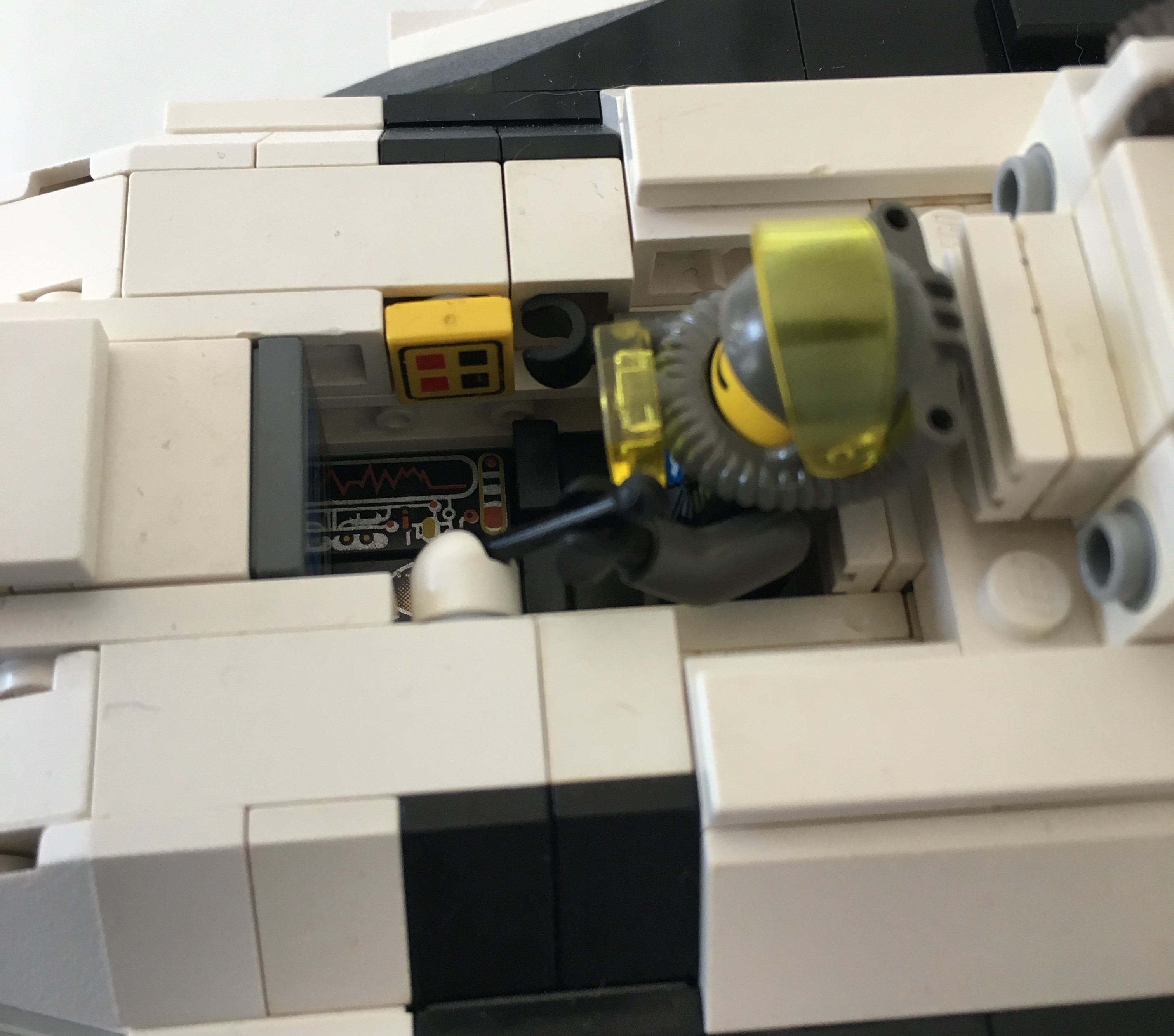 cockpit_open2.jpg