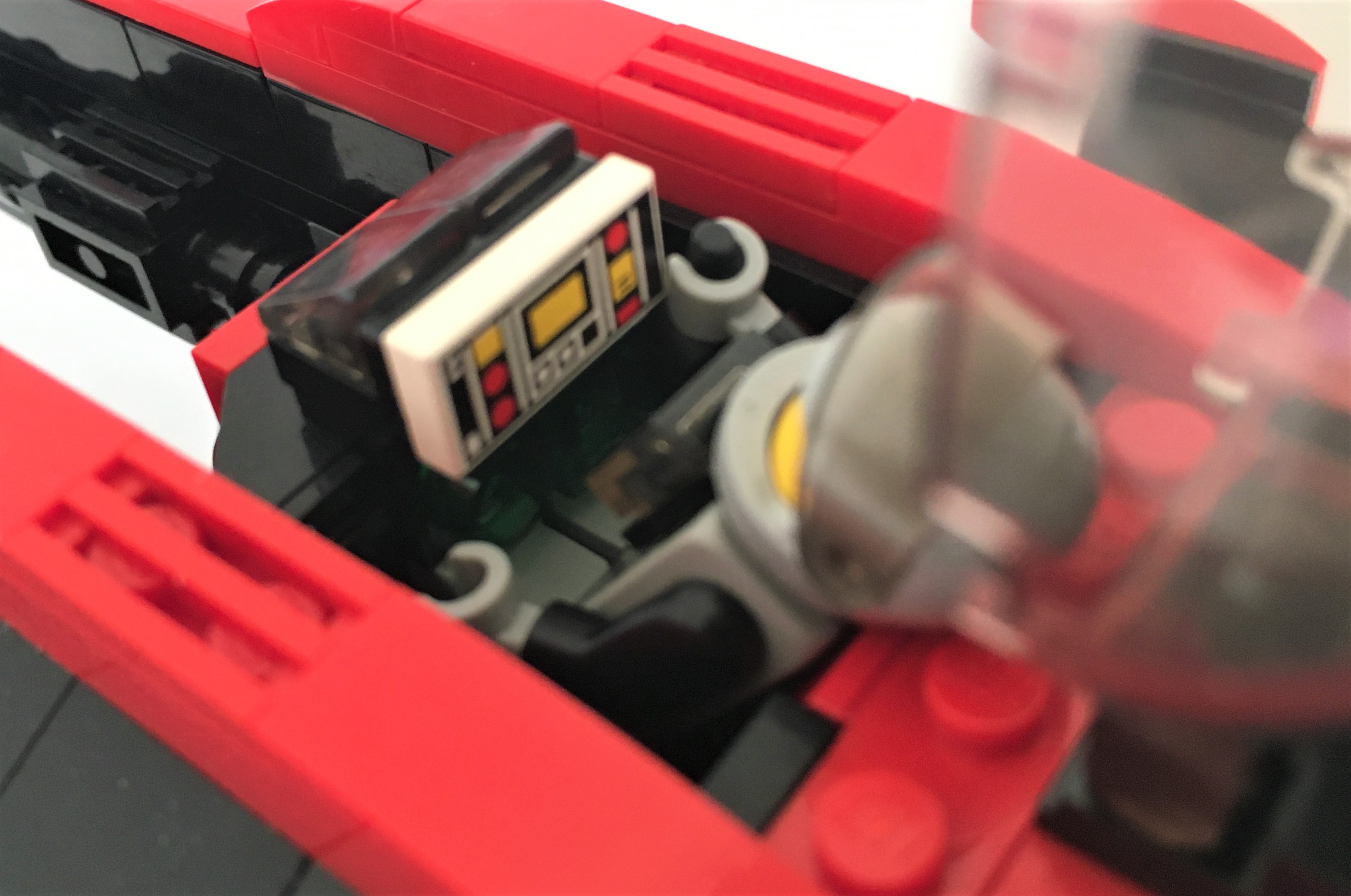 cockpit_aft.jpg