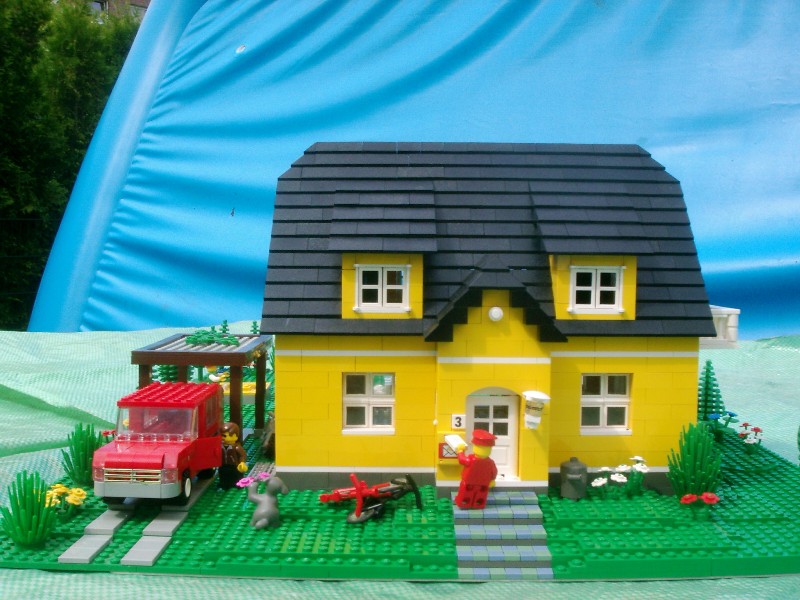legohaus003.jpg