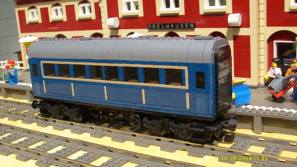 blauer_waggon003.jpg