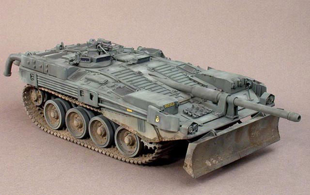 strv103b05.jpg