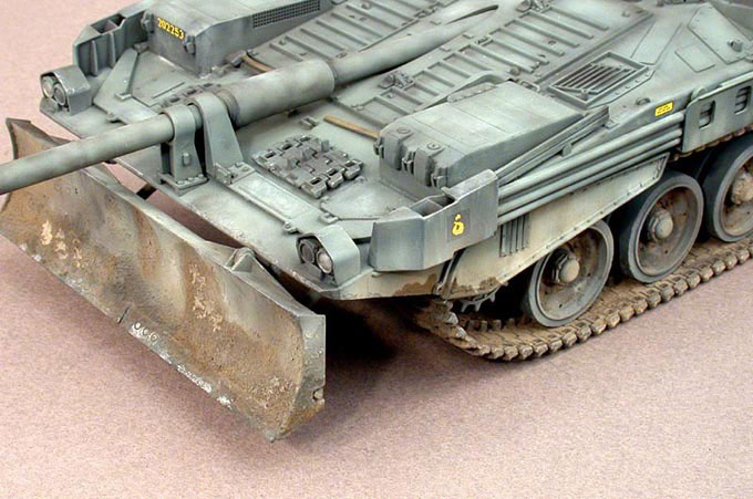 strv103b06.jpg