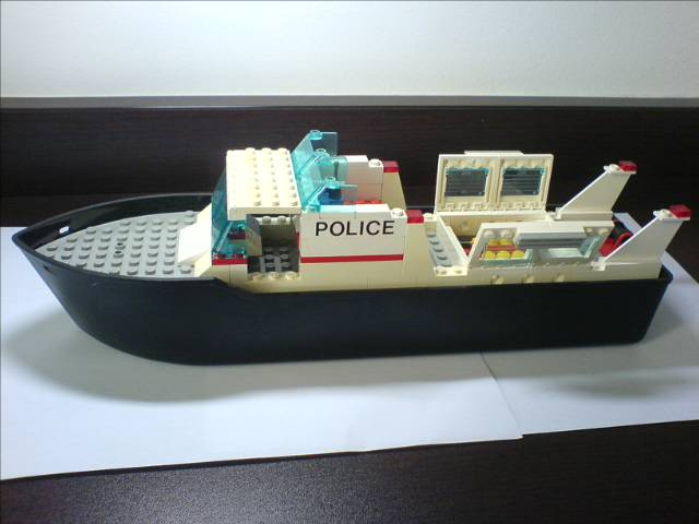 police_boat.bmp