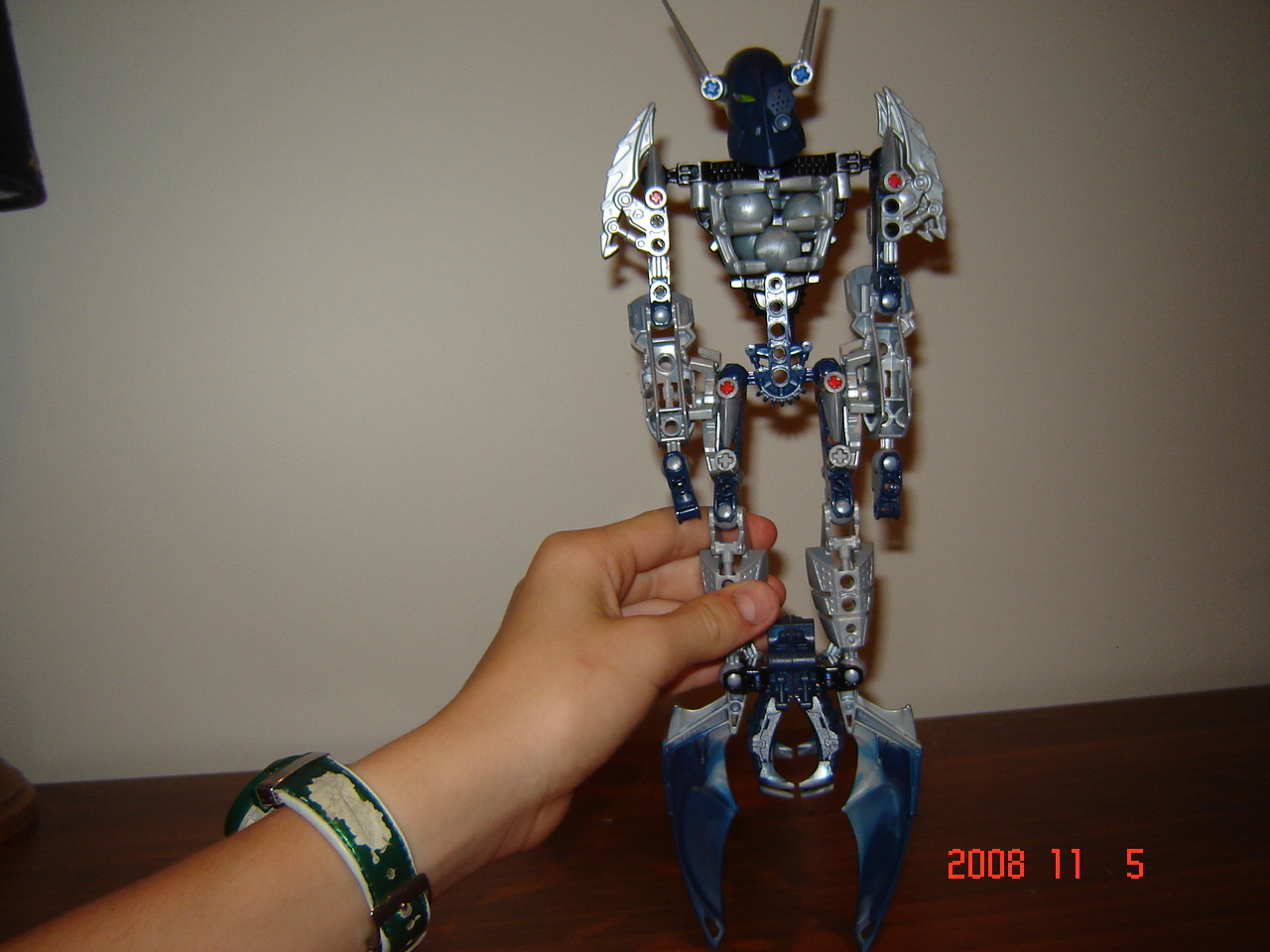 assorted_bionicle_stuff_133.jpg